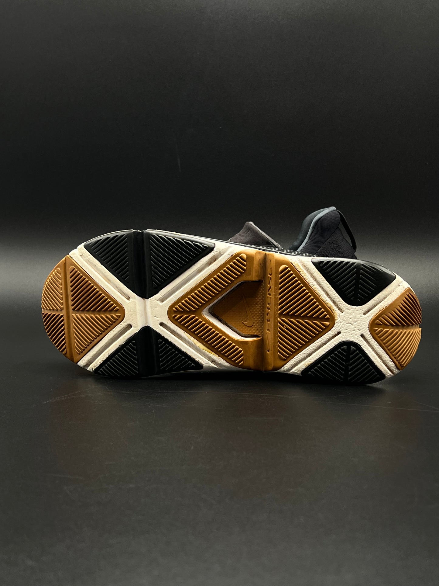 NIKE FLYEASE