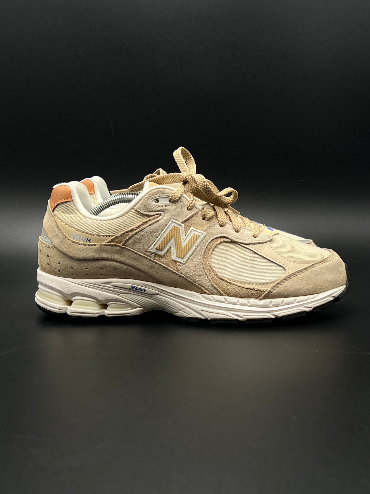 NEW BALANCE 2002r BEIGE