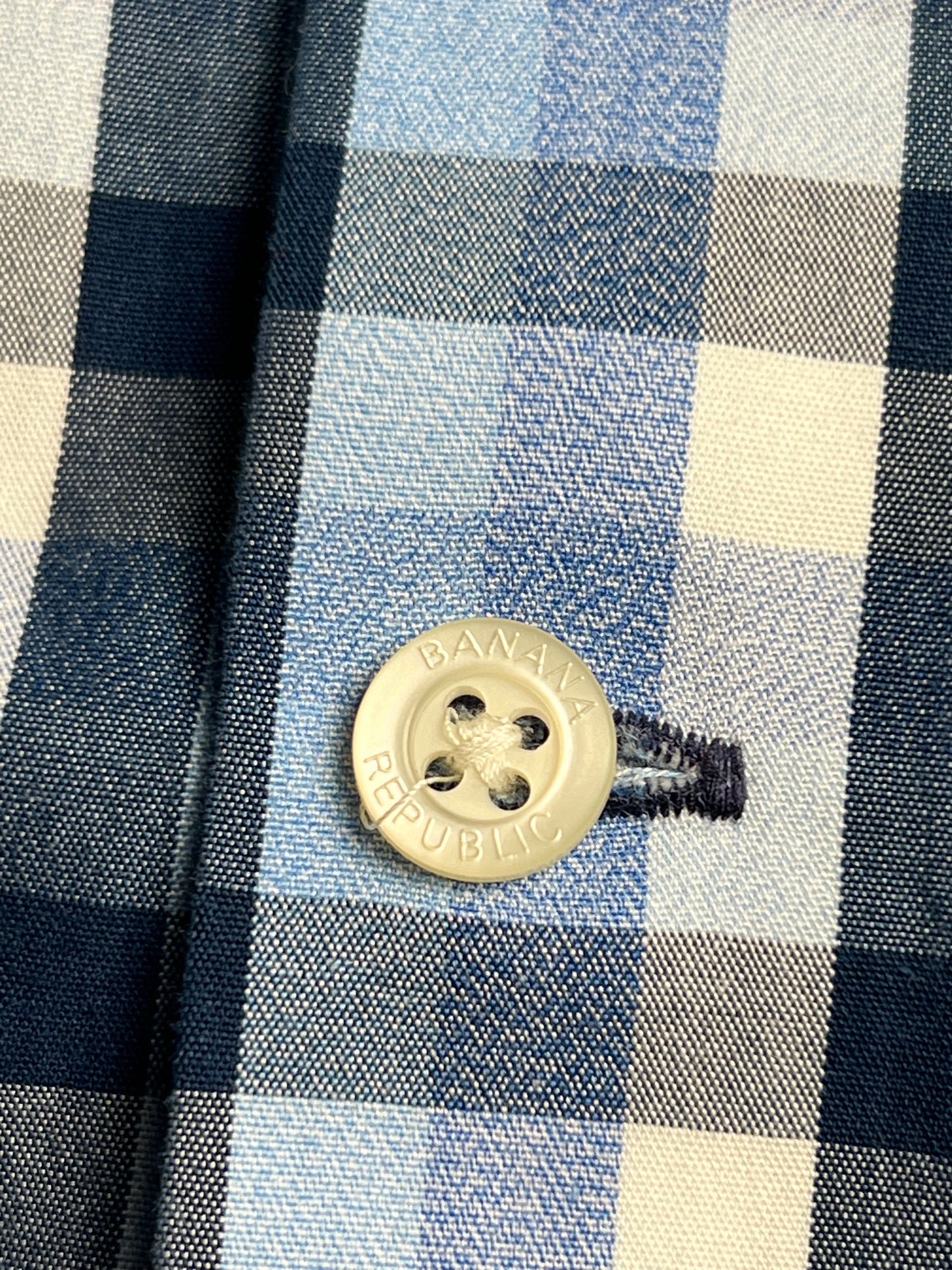 BANANA REPUBLIC TEXTURED CASUAL BUTTON DOWN SHIRT