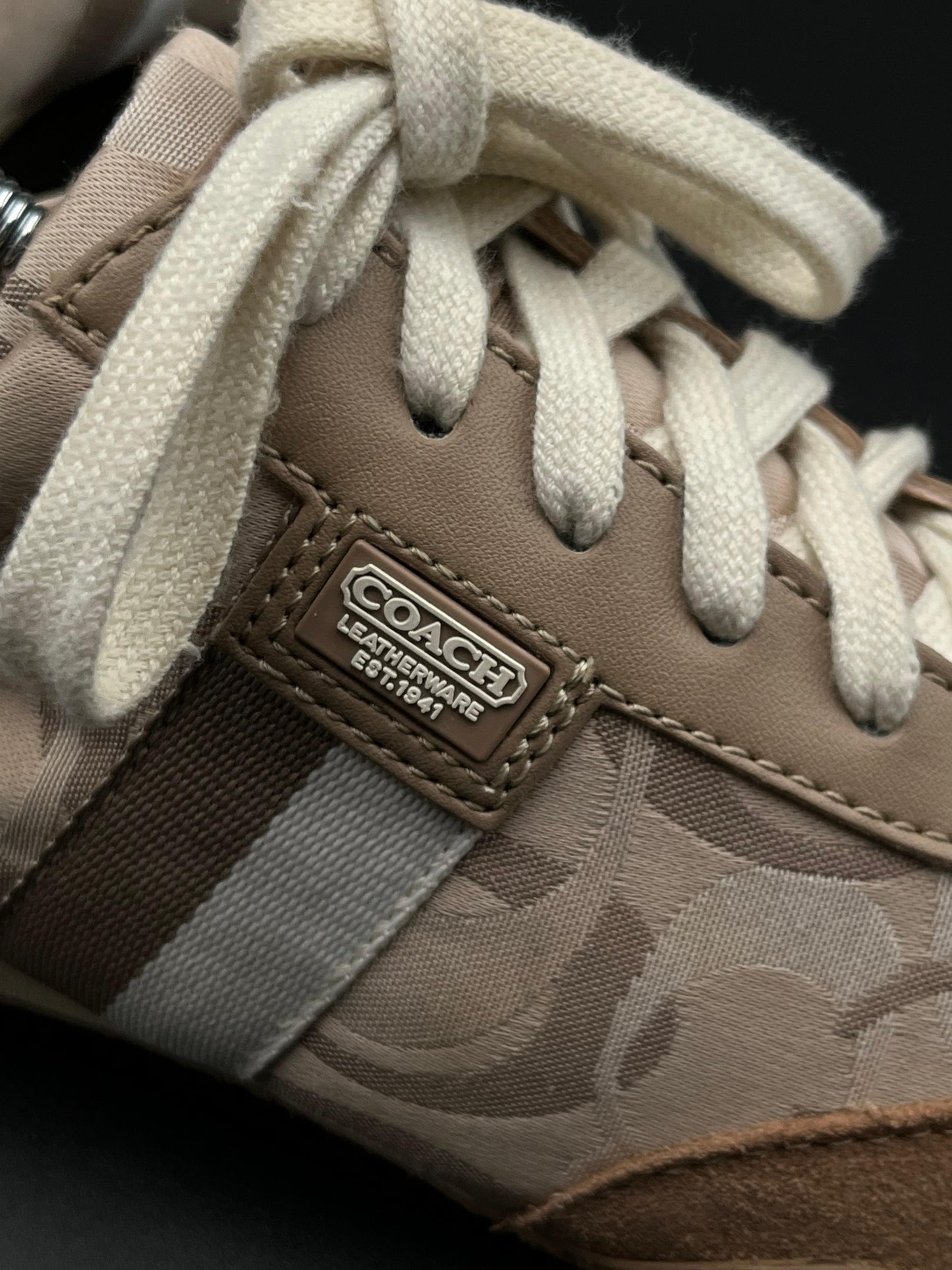COACH KINSLEY WOMEN TAN