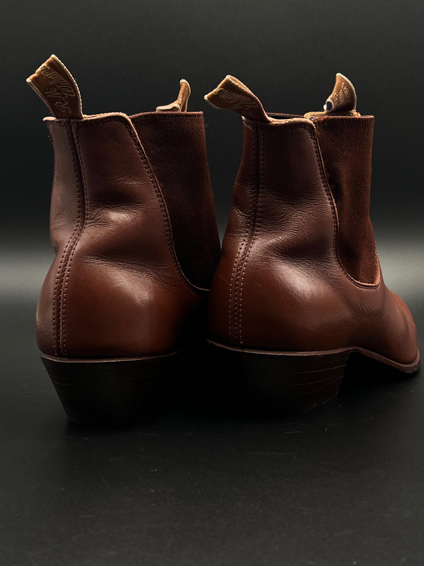 RM WILLIAMS HEEL CHELSEA BOOTS