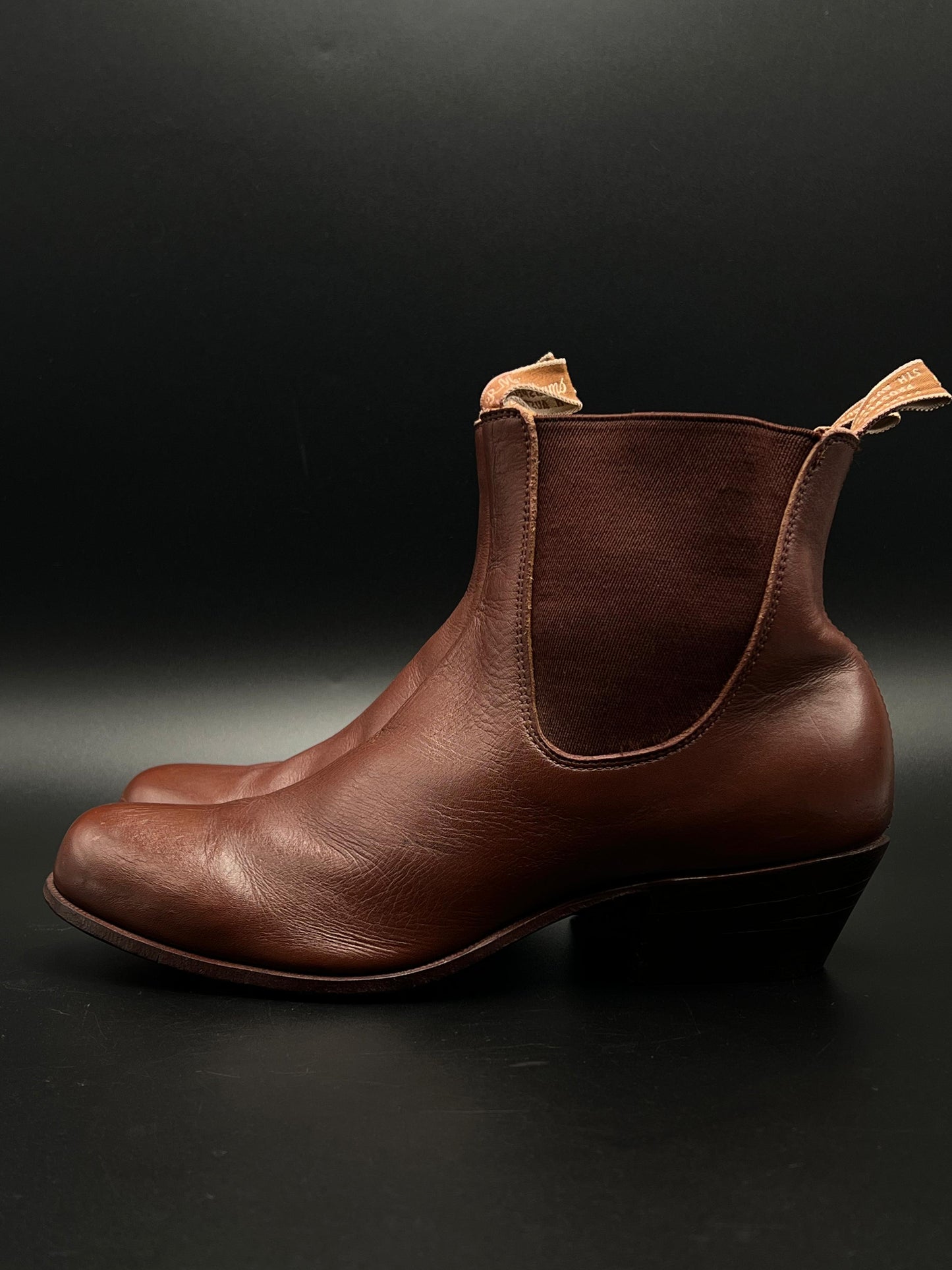 RM WILLIAMS HEEL CHELSEA BOOTS