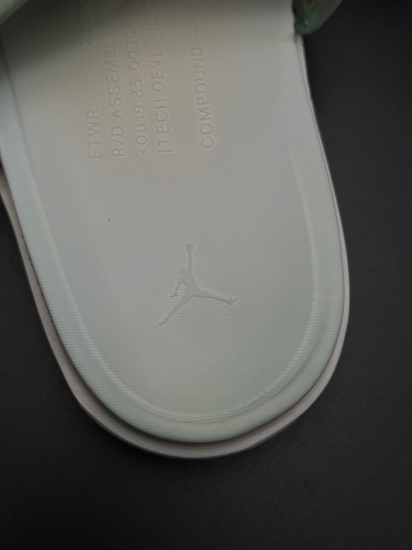 NIKE AIR JORDAN SLIDES