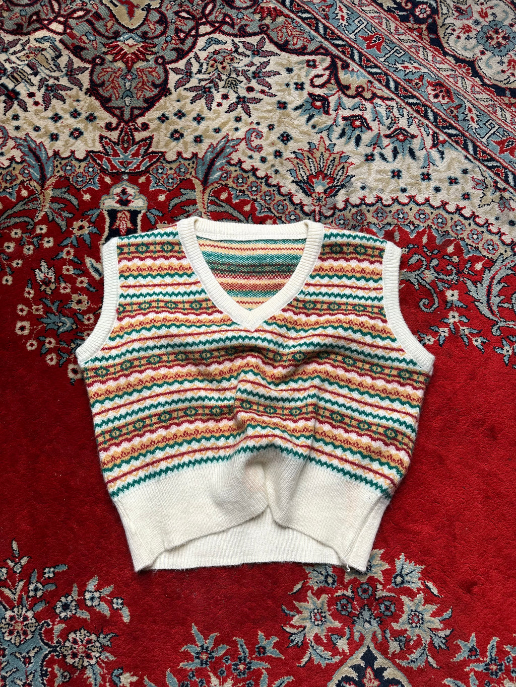 VINTAGE PRINTED SLEEVELESS RELAXED FIT SWEATER ( POLYESTER)