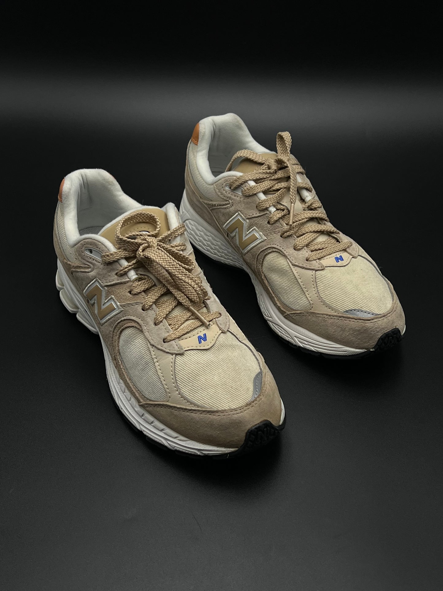 NEW BALANCE 2002R