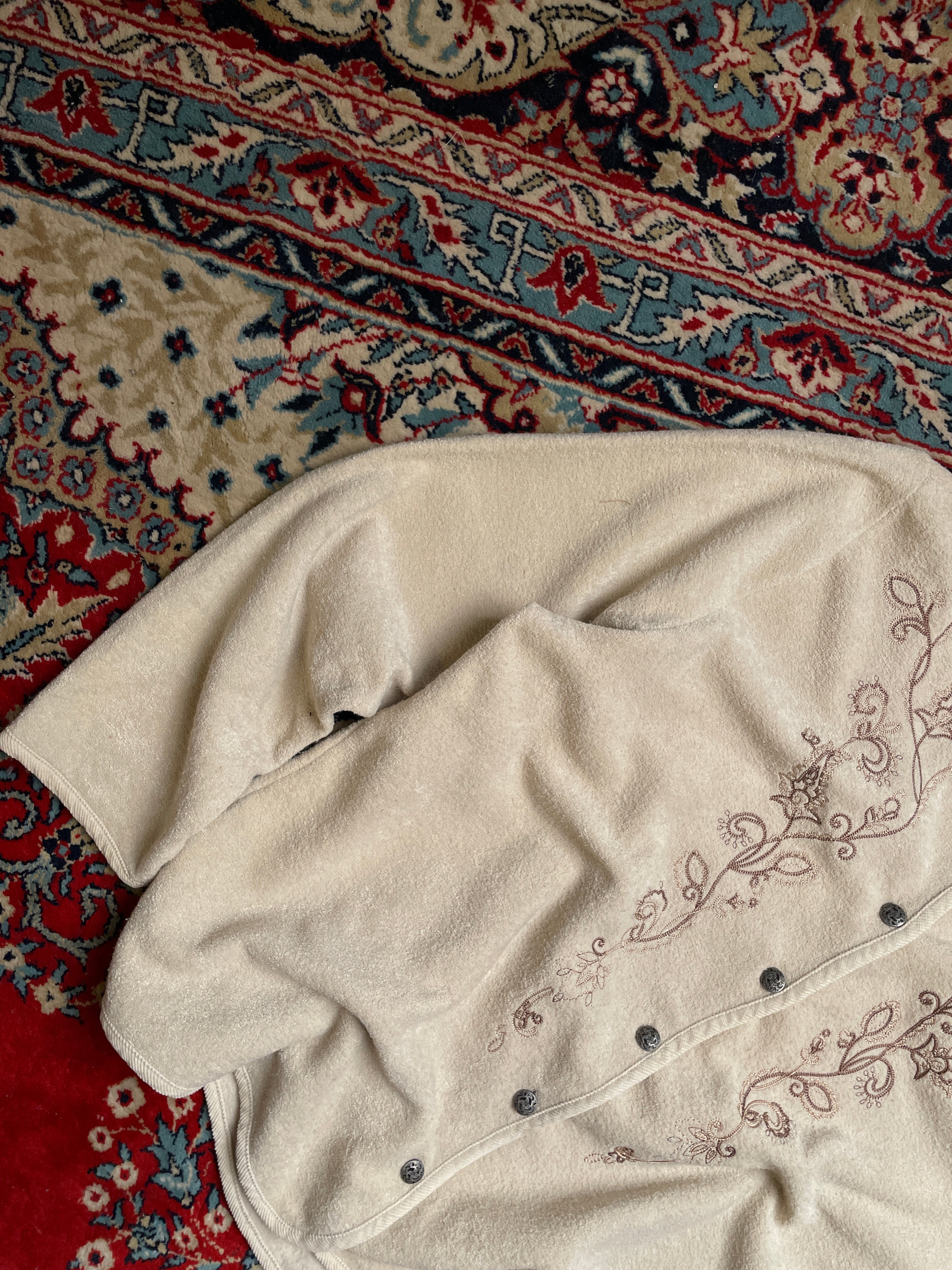 Tradition EMBROIDERED SWEATER