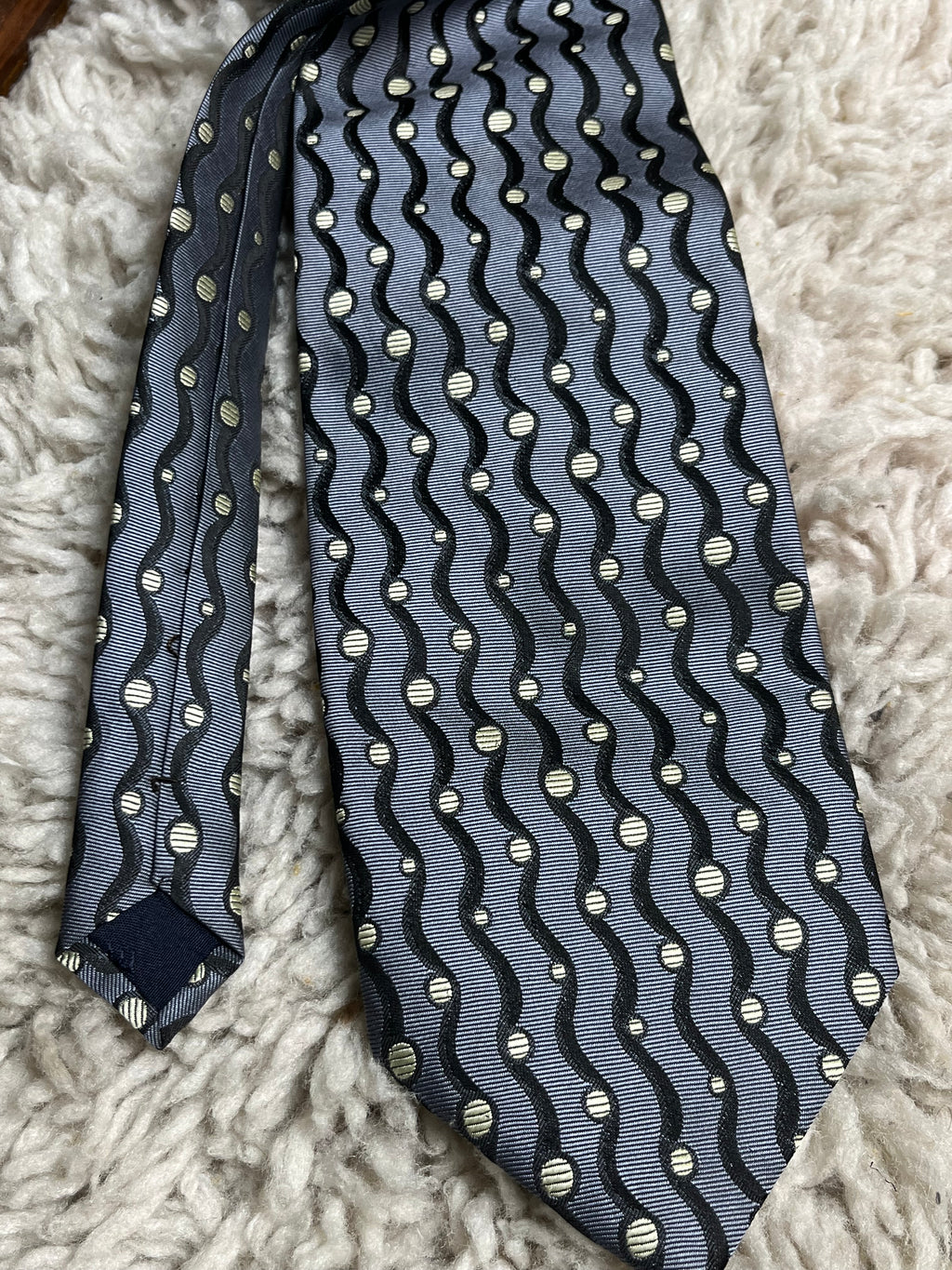 Paul Stuart Handmade 100% Silk Necktie Blue Wavy Dot Pattern Luxury Tie