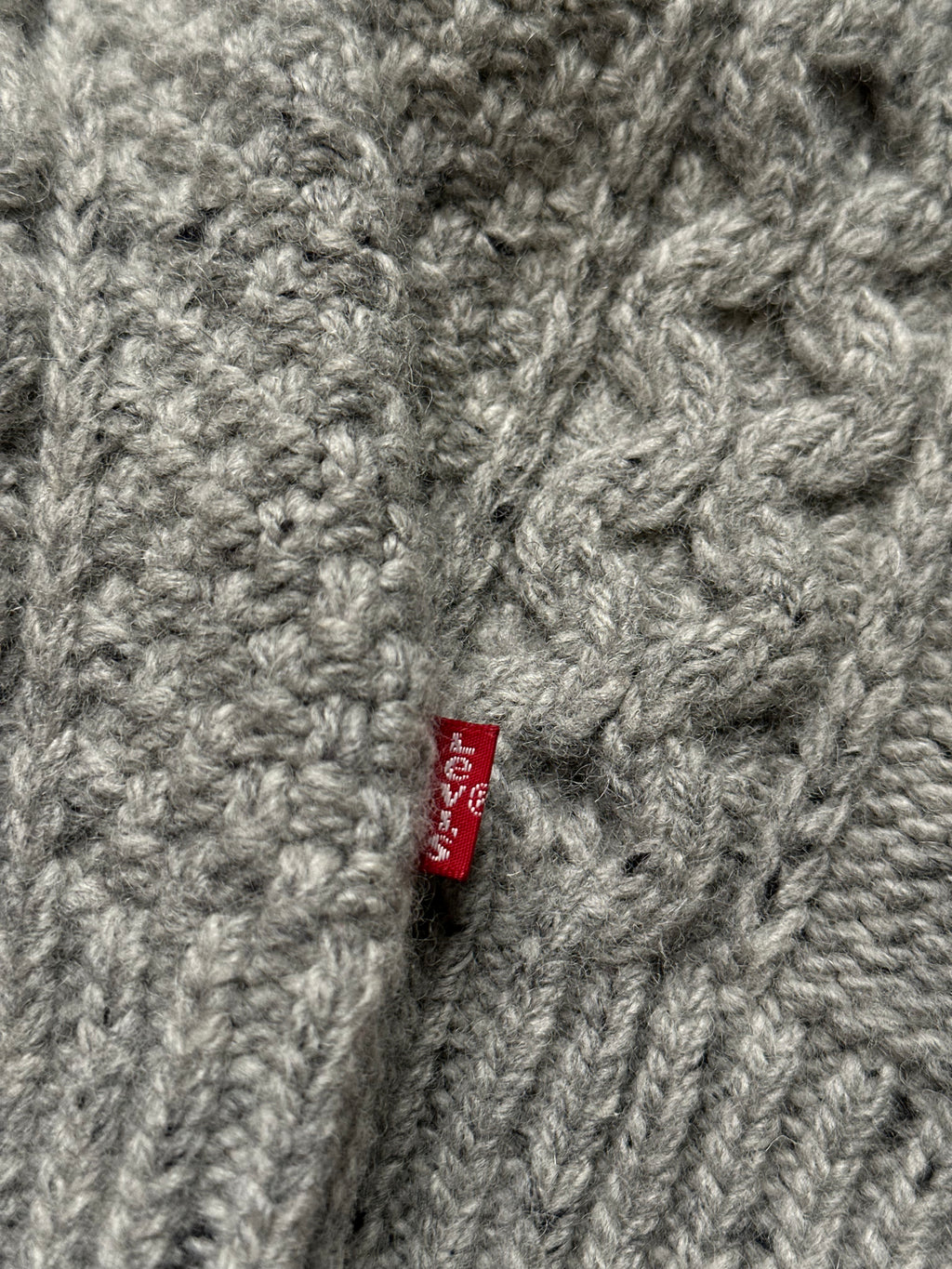 LEVI’s heavyweight cable knit regular fit sweater