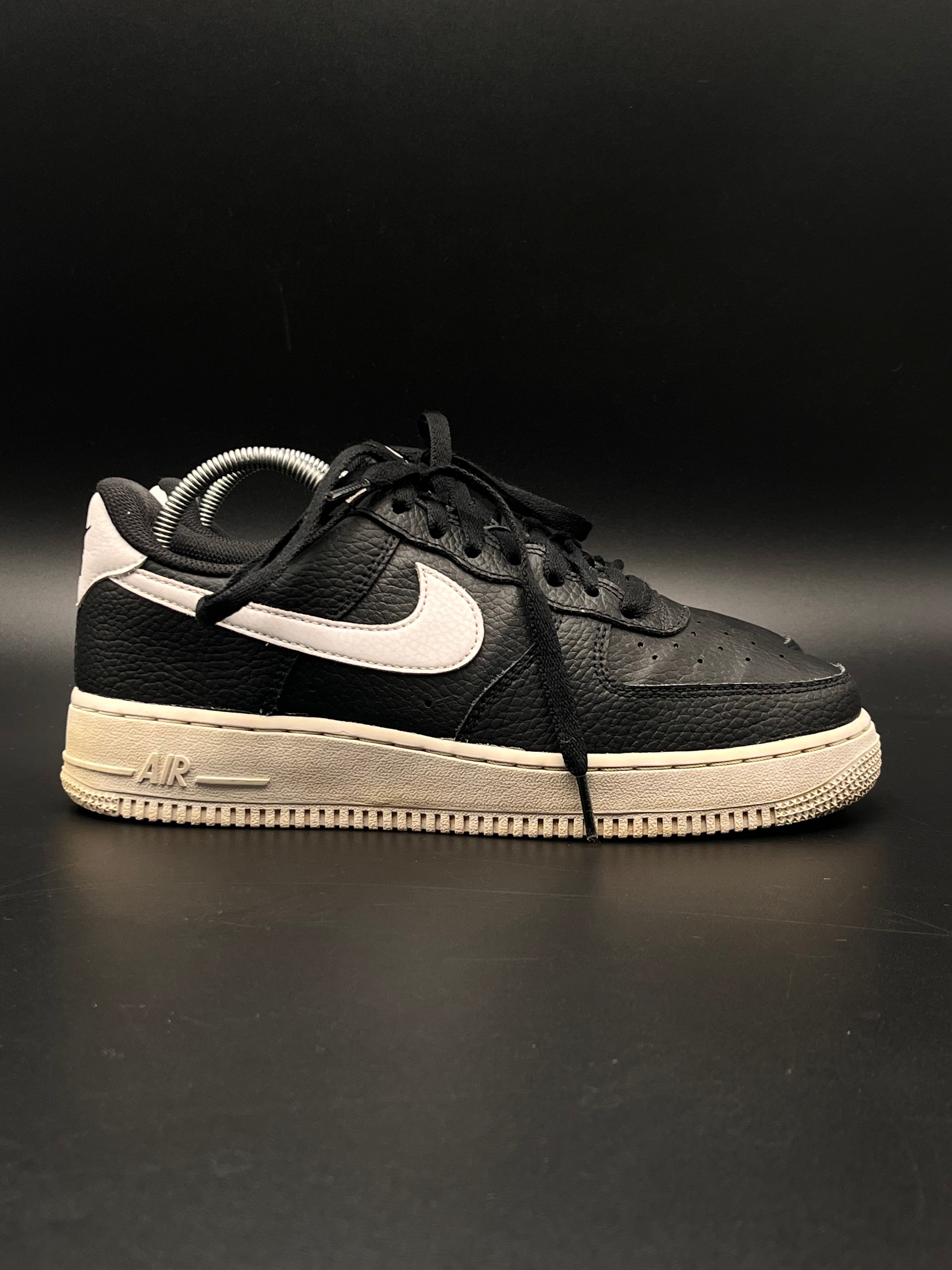NIKE AIR FORCE 1 WHITE LOW PEBBLED