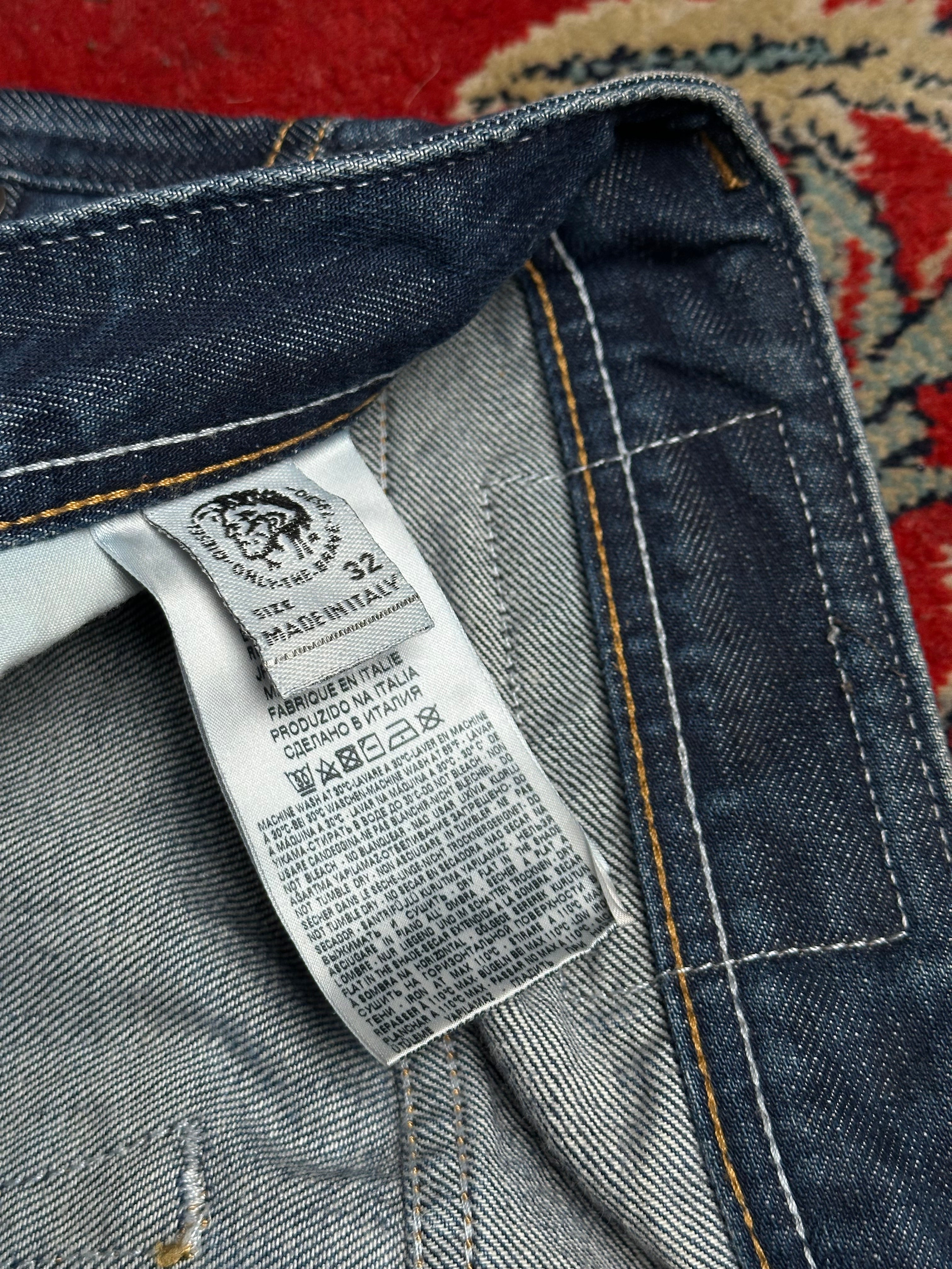 DIESEL LARKEE(STRAIGHT FIT) WASHED INDIGO NON-STRETCH DENIM PANTS