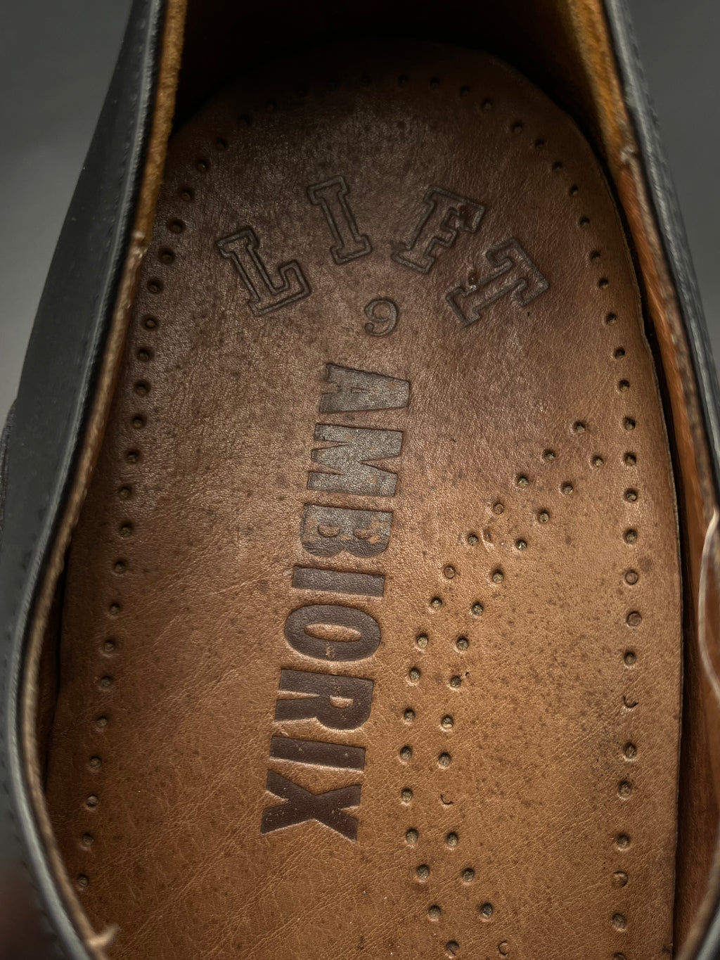 Ambiorix Lift Black Leather LOAFERS