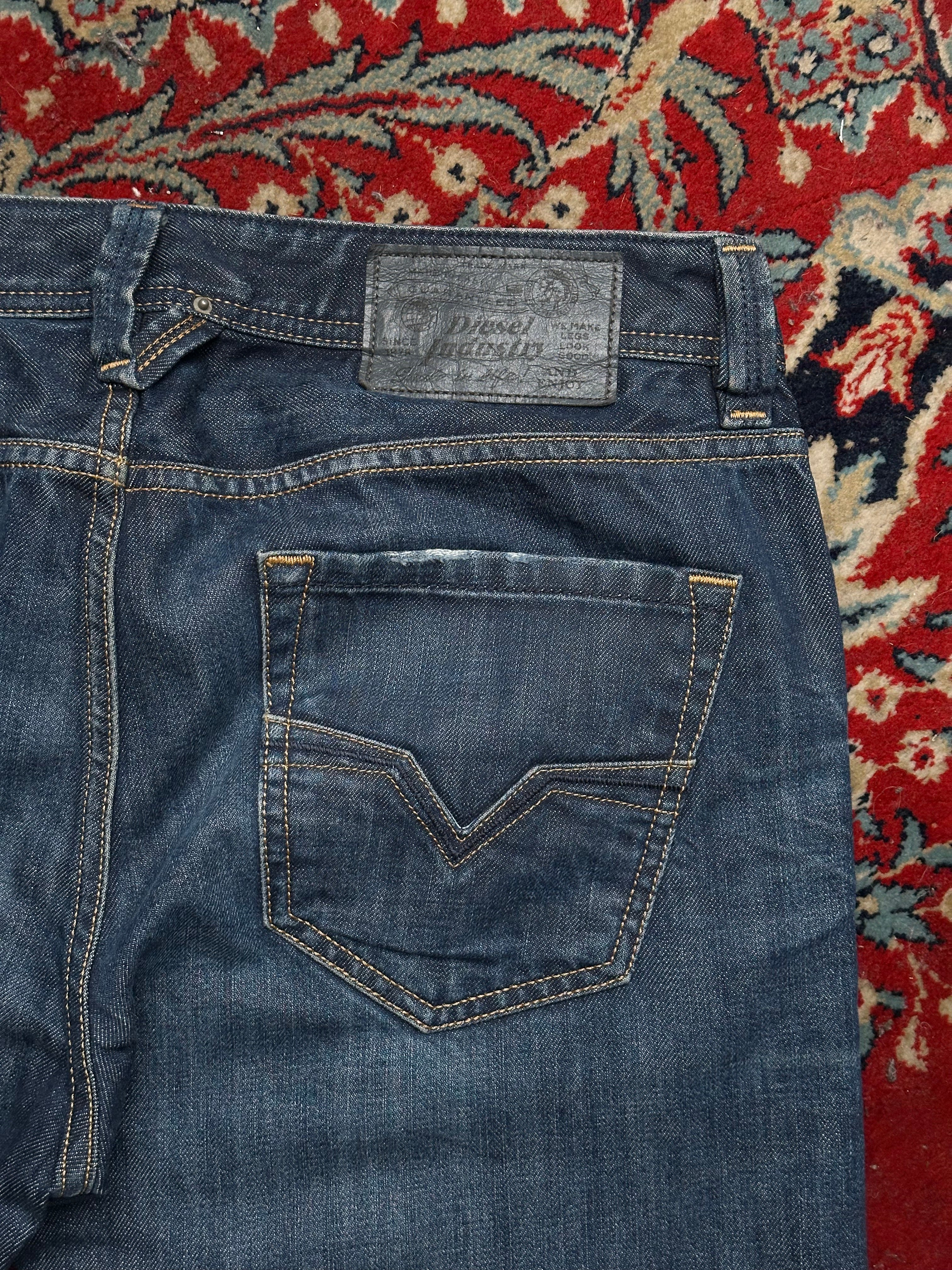 DIESEL LARKEE(STRAIGHT FIT) WASHED INDIGO NON-STRETCH DENIM PANTS