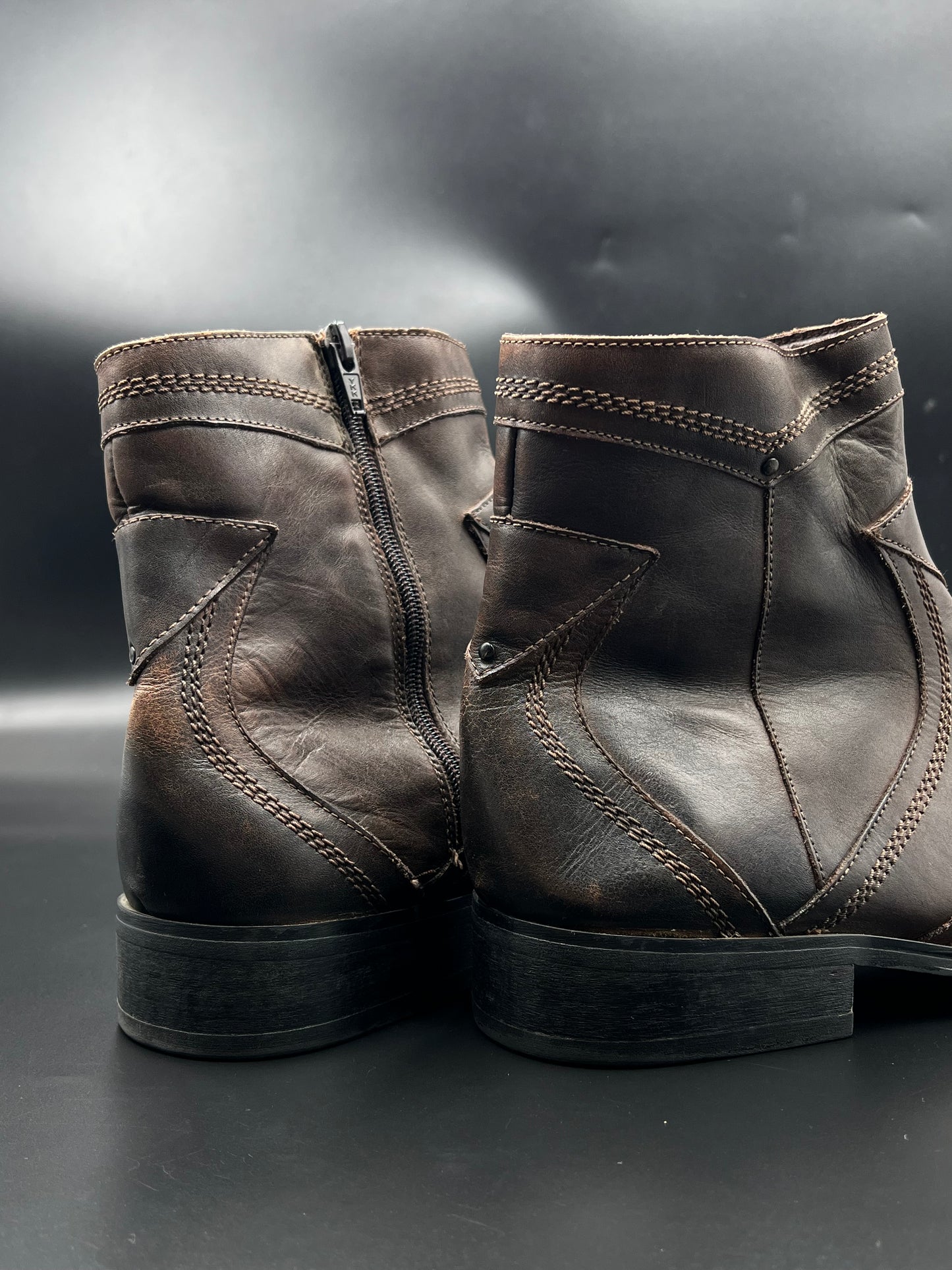 STEVE MADDEN VINTAGE COWBOY CHELSEA BOOTS