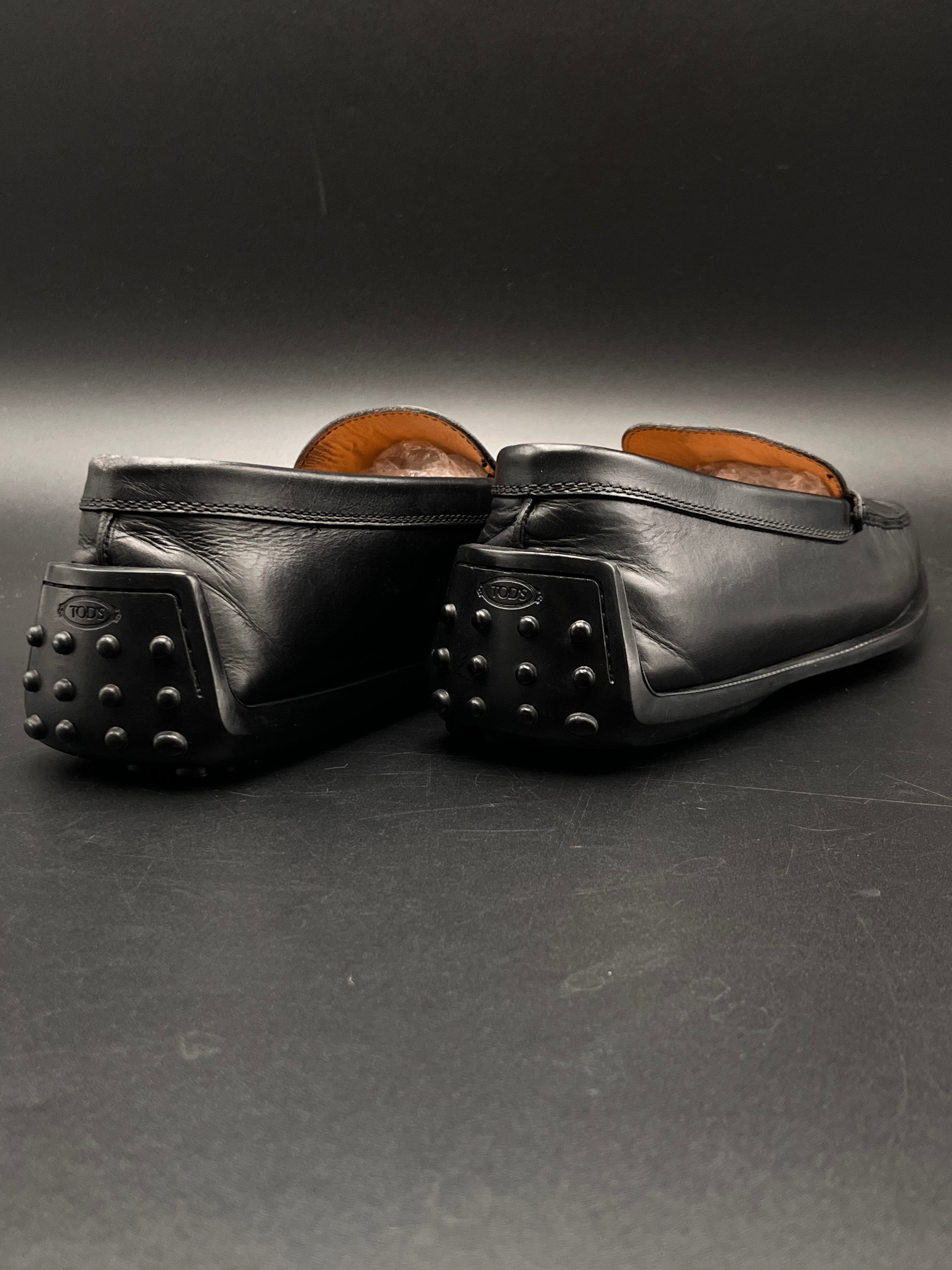 Tods black leather DRIVERS