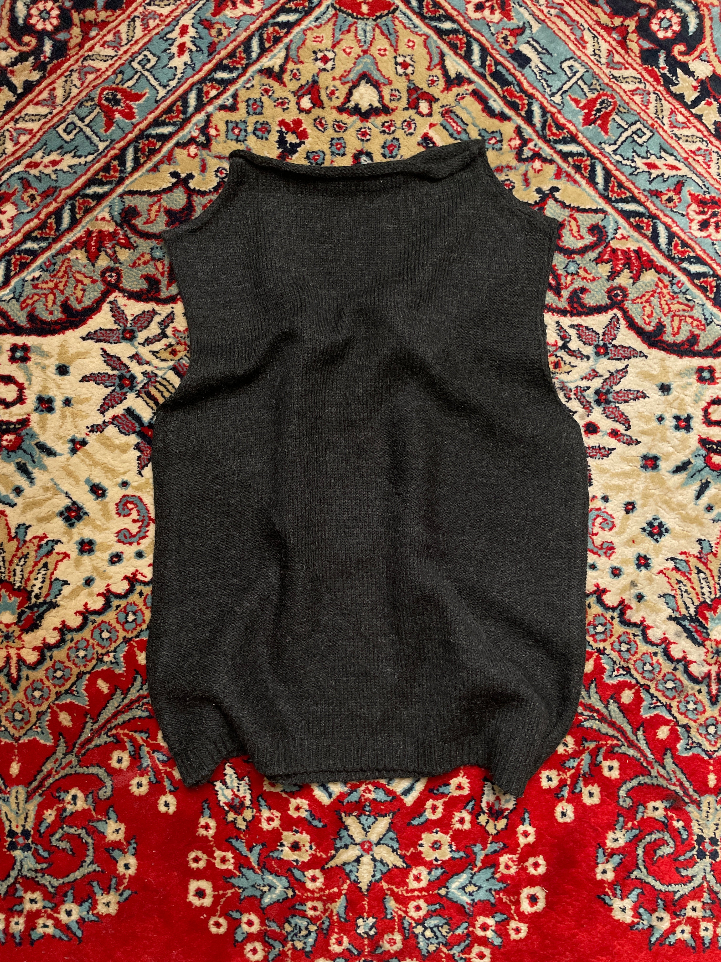 Risakonti Sleeveless Wool sweater