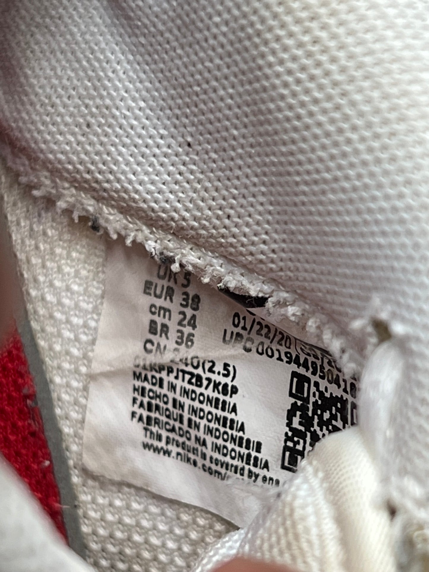 AIR FORCE 1S WHITE/RED