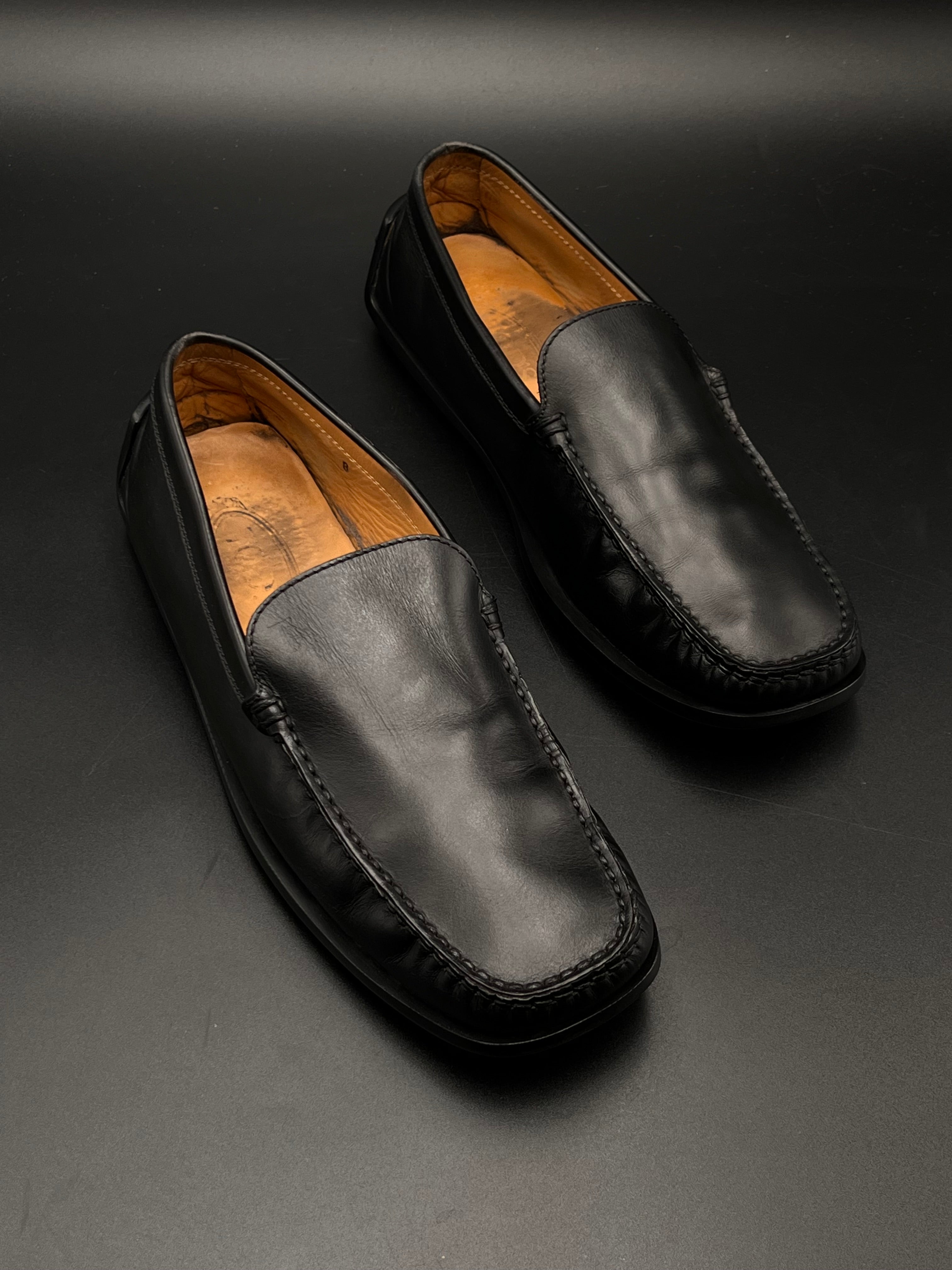 Tods black leather DRIVERS