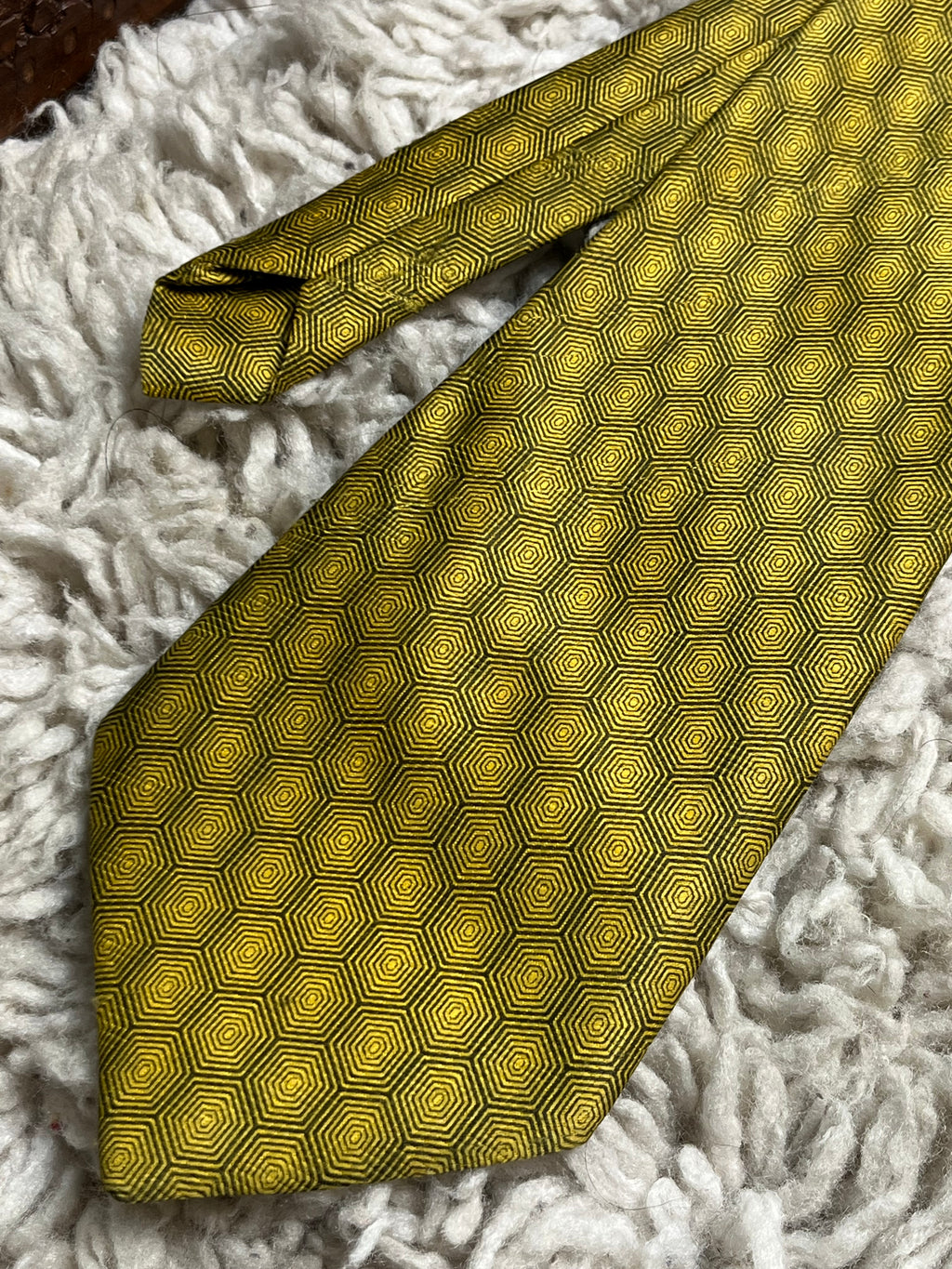 Zeki Selecta Geometric Tie Gold Yellow Hexagon Pattern Polyester Necktie