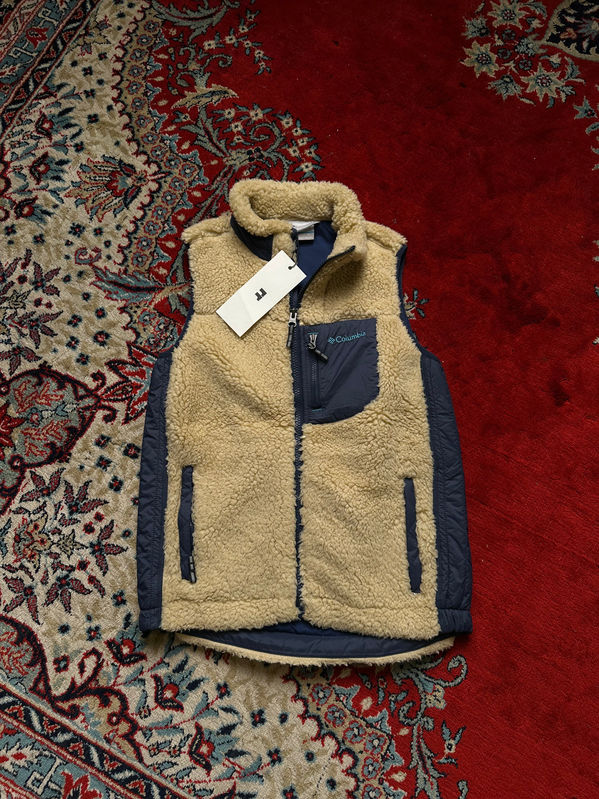 COLUMBIA Sleeveless Fur Jacket