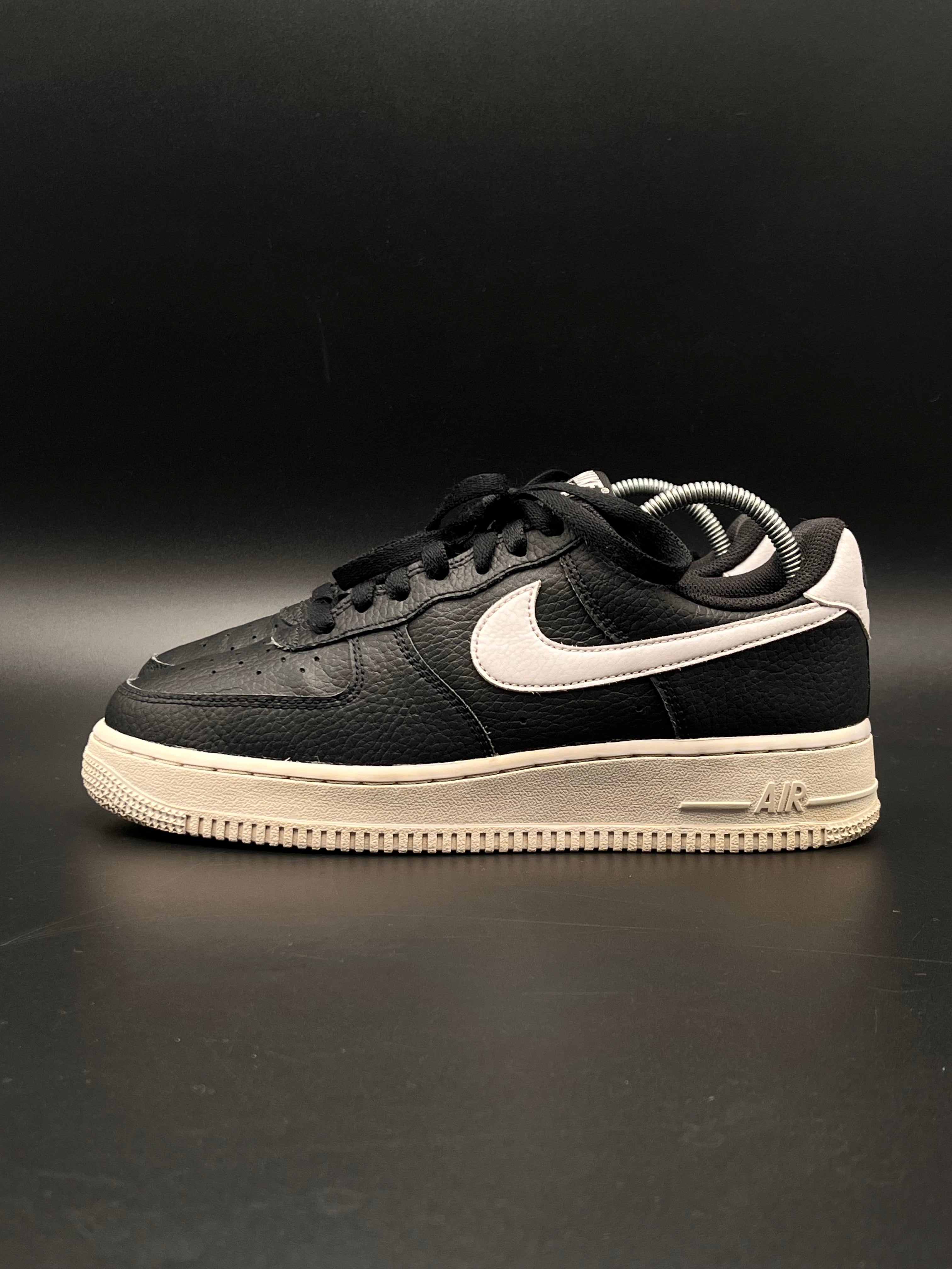 NIKE AIR FORCE 1 WHITE LOW PEBBLED
