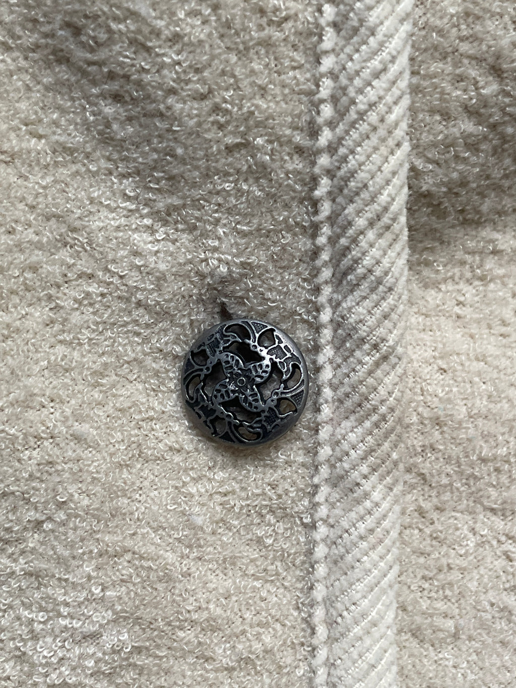 Tradition EMBROIDERED SWEATER