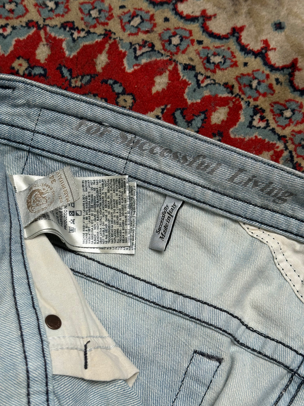 DIESEL THAVAR(SLIM FIT) LIGHT BLUE WASHED NON-STRETCH JEANS