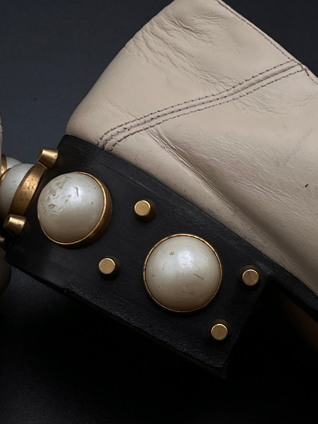 Gucci Cream Leather Embellished GG web Double Pumps