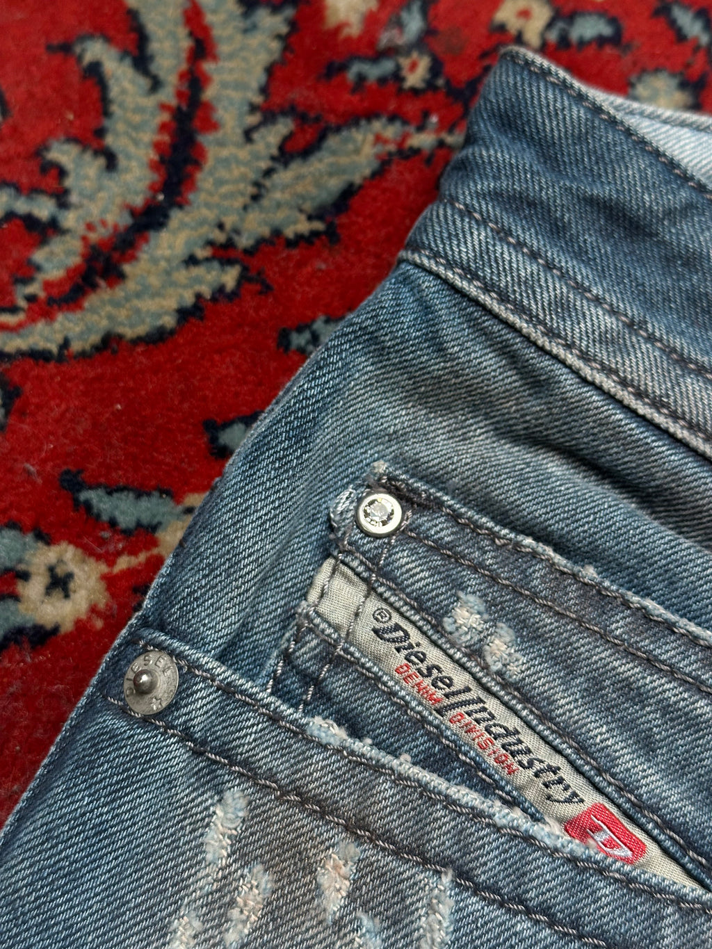 DIESEL THAVAR(SLIM FIT) LIGHT BLUE WASHED NON-STRETCH JEANS