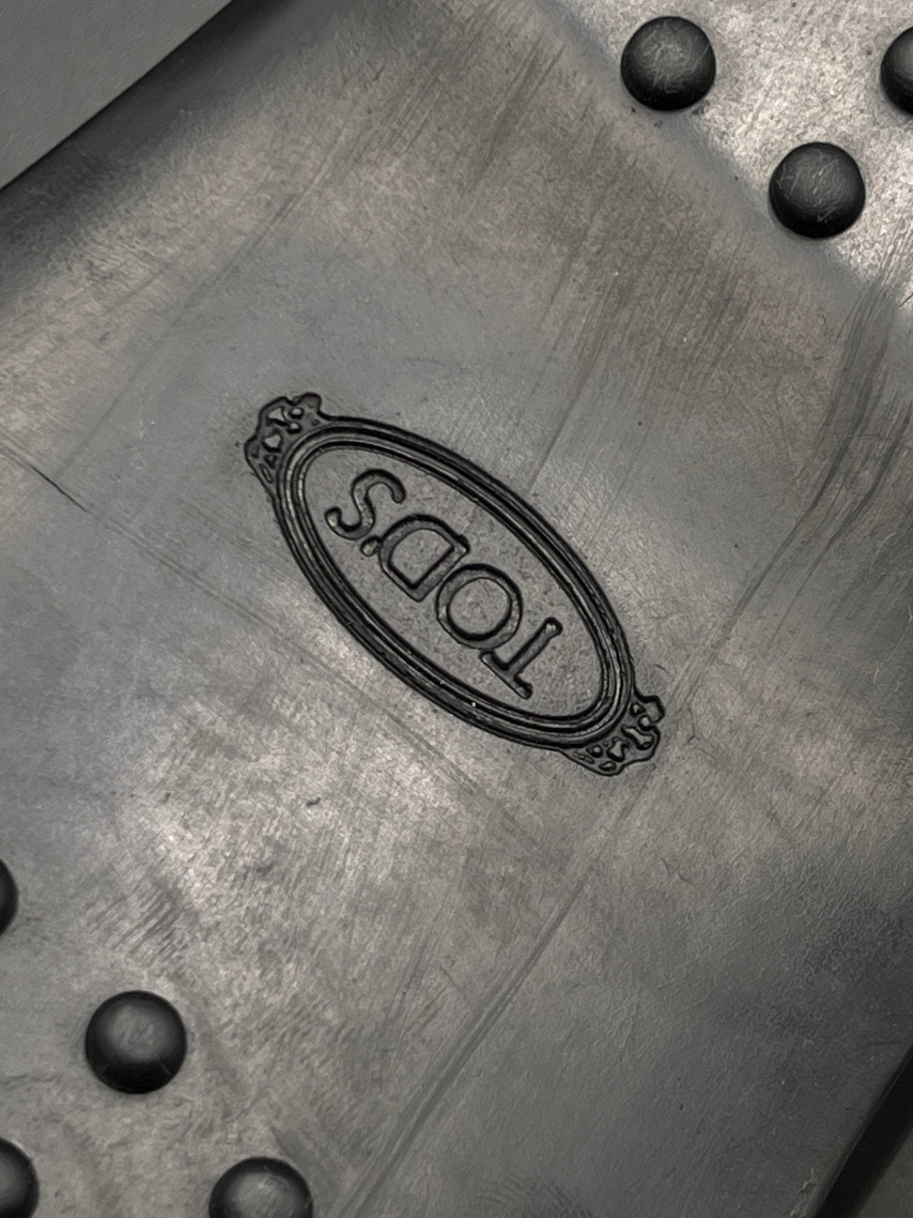 Tods black leather DRIVERS