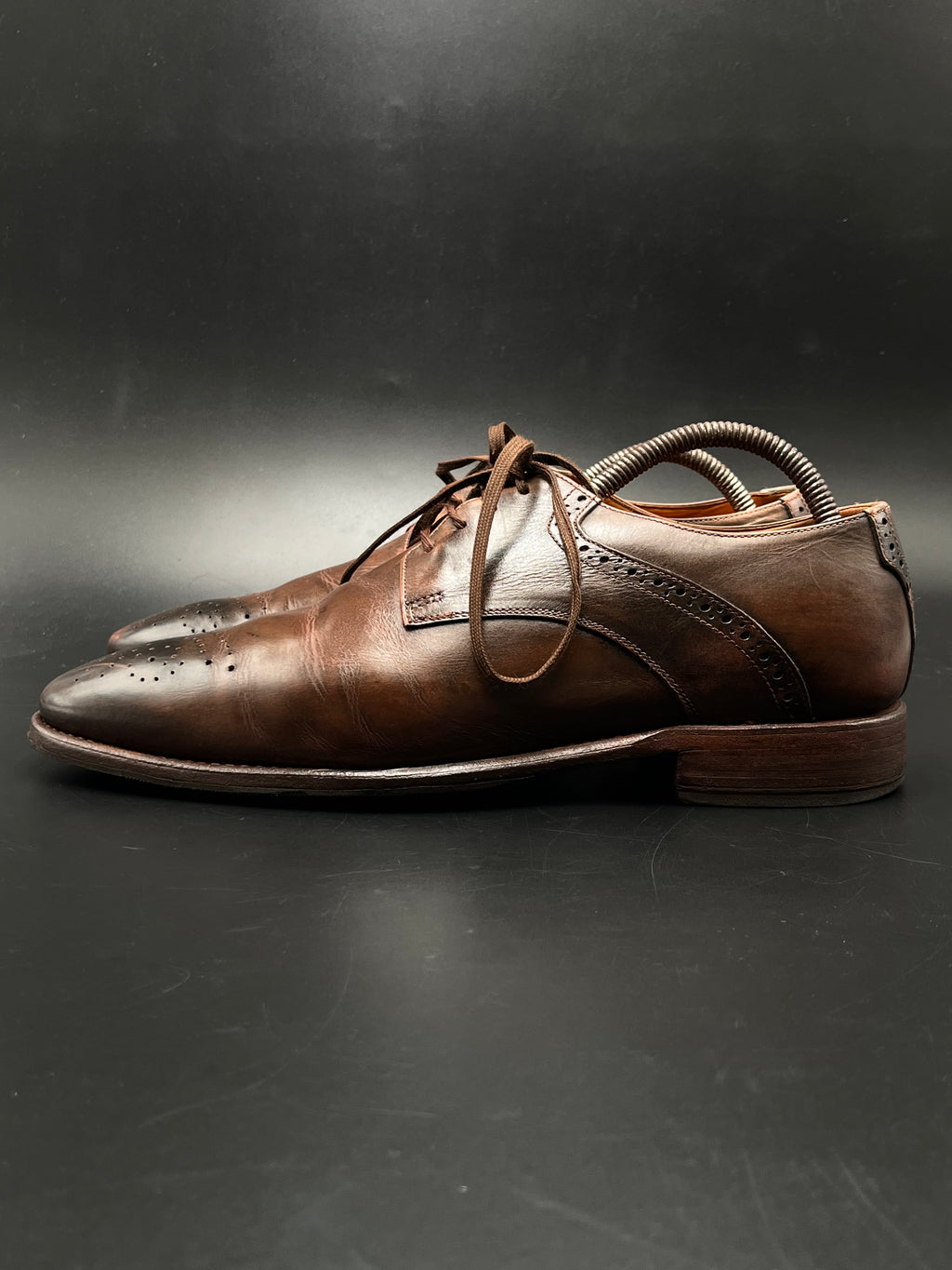 AMBIORIX BROWN LEATHER MEDALLION CAP TOE DERBY BROGUE OXFORDS SHOES
