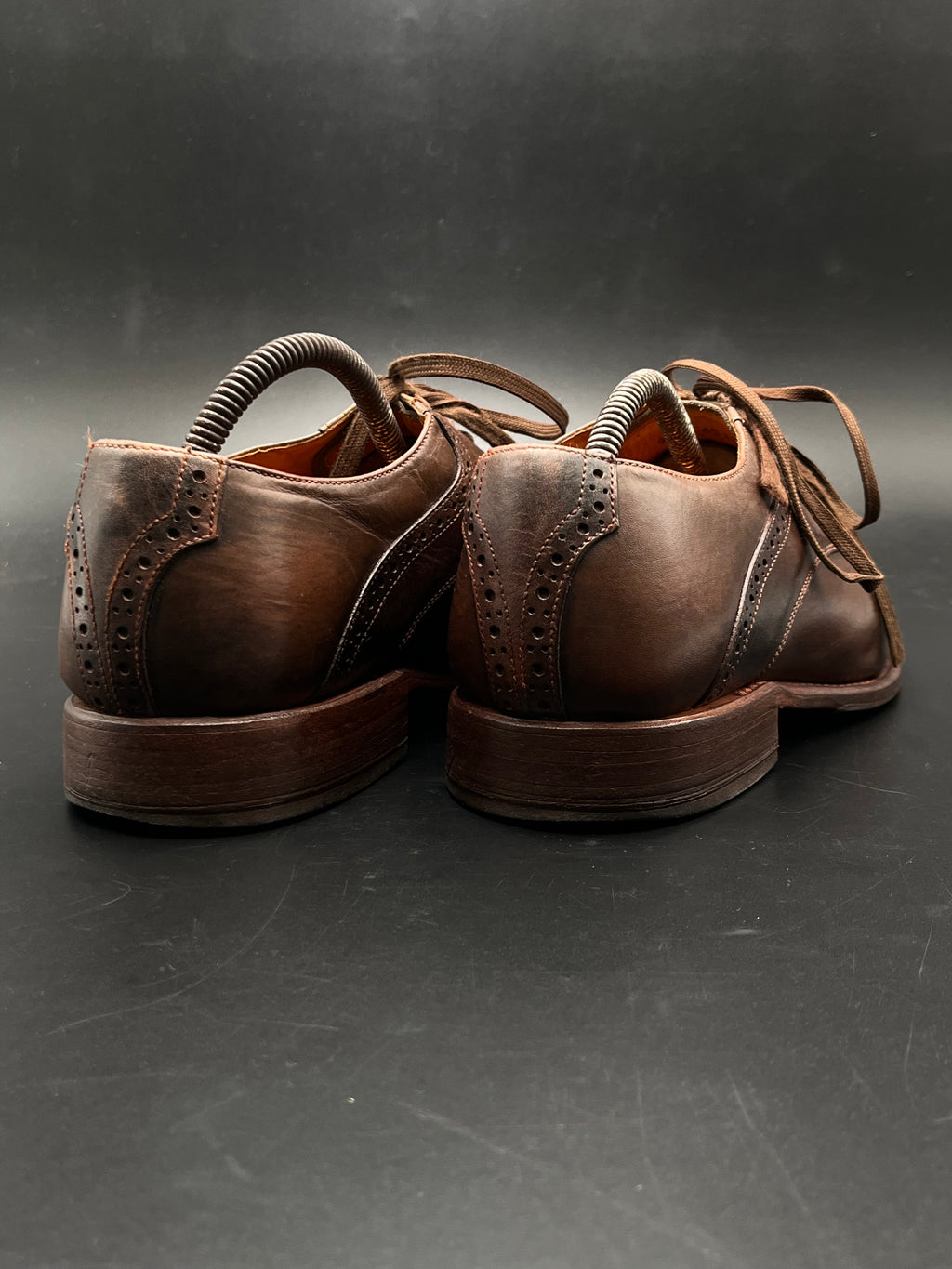 AMBIORIX BROWN LEATHER MEDALLION CAP TOE DERBY BROGUE OXFORDS SHOES