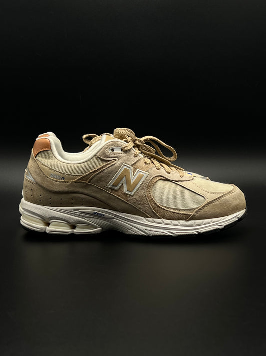 NEW BALANCE 2002R