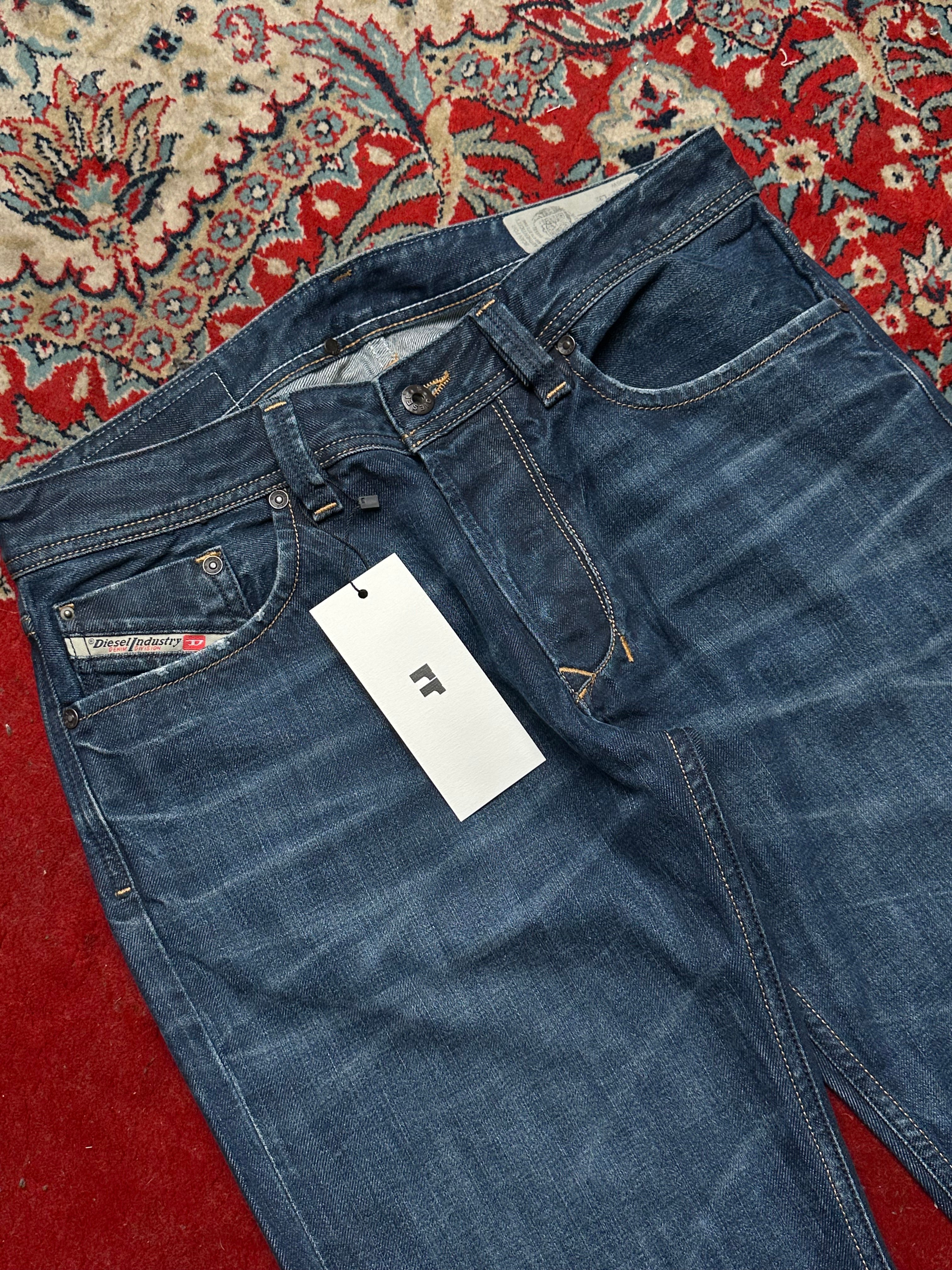 DIESEL LARKEE(STRAIGHT FIT) WASHED INDIGO NON-STRETCH DENIM PANTS