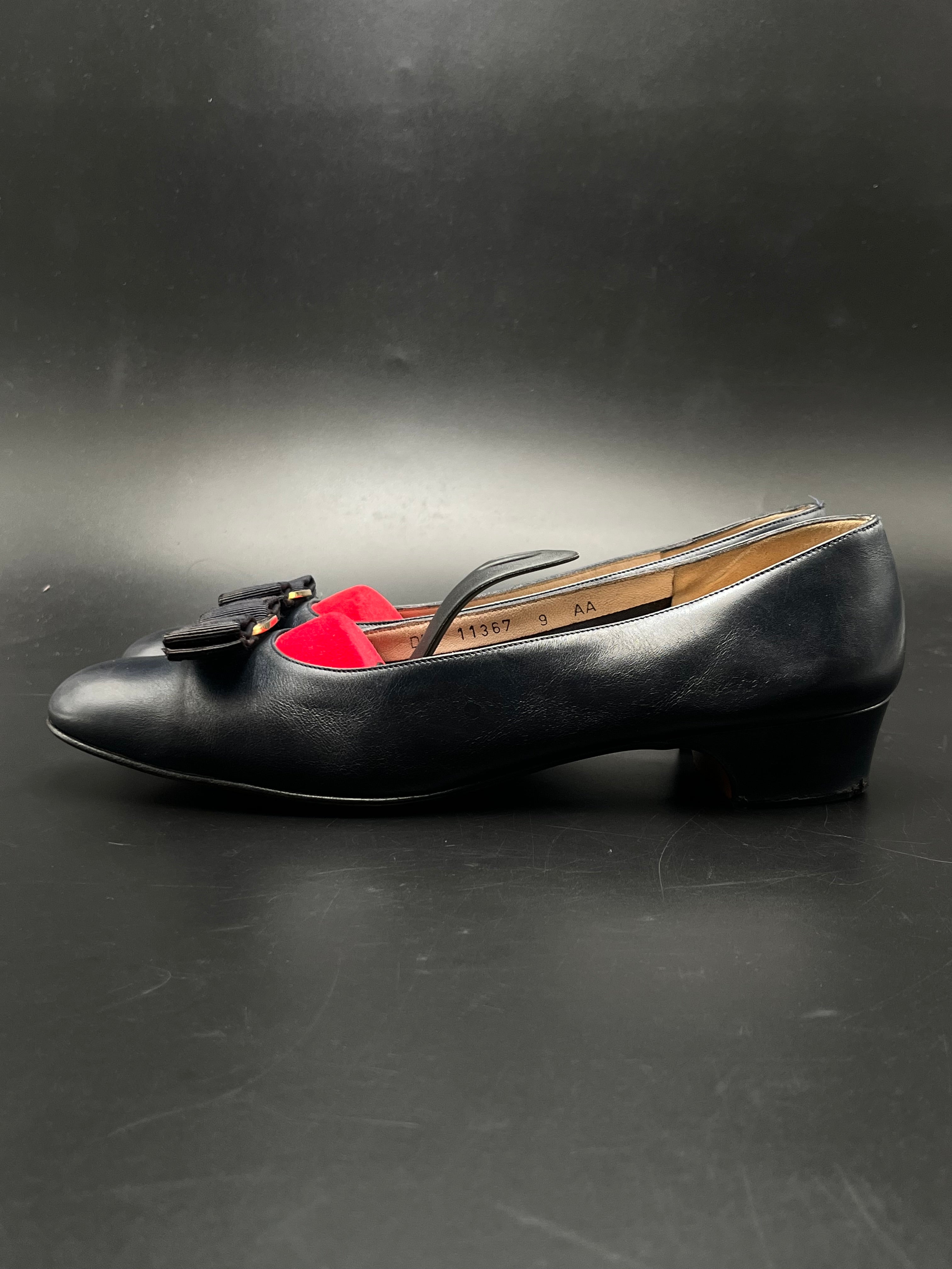 SALVATORE FERRAGAMO VARA BOW NAVY BLUE LEATHER LOW BLOCK HEELS