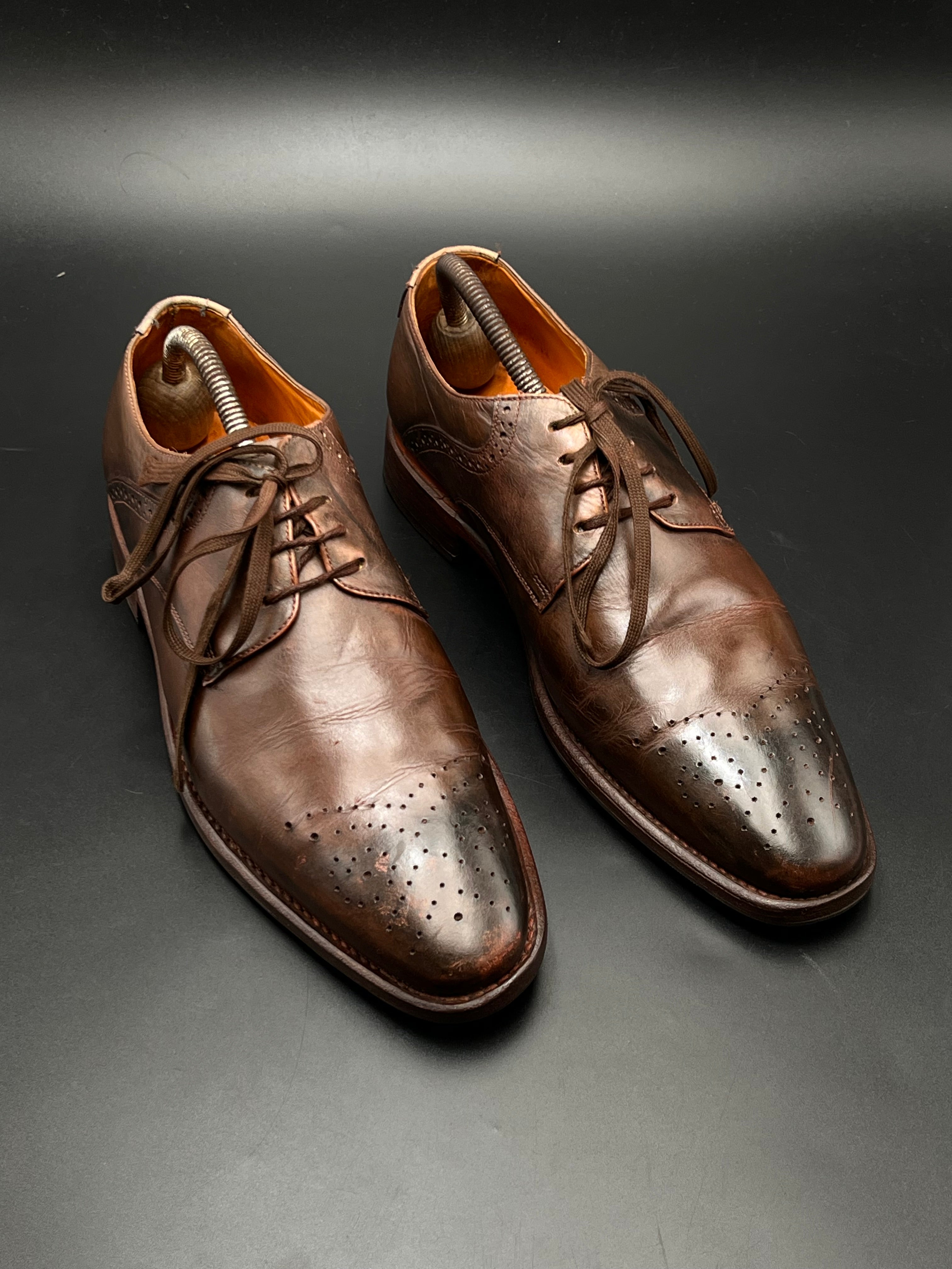 AMBIORIX BROWN LEATHER MEDALLION CAP TOE DERBY BROGUE OXFORDS SHOES