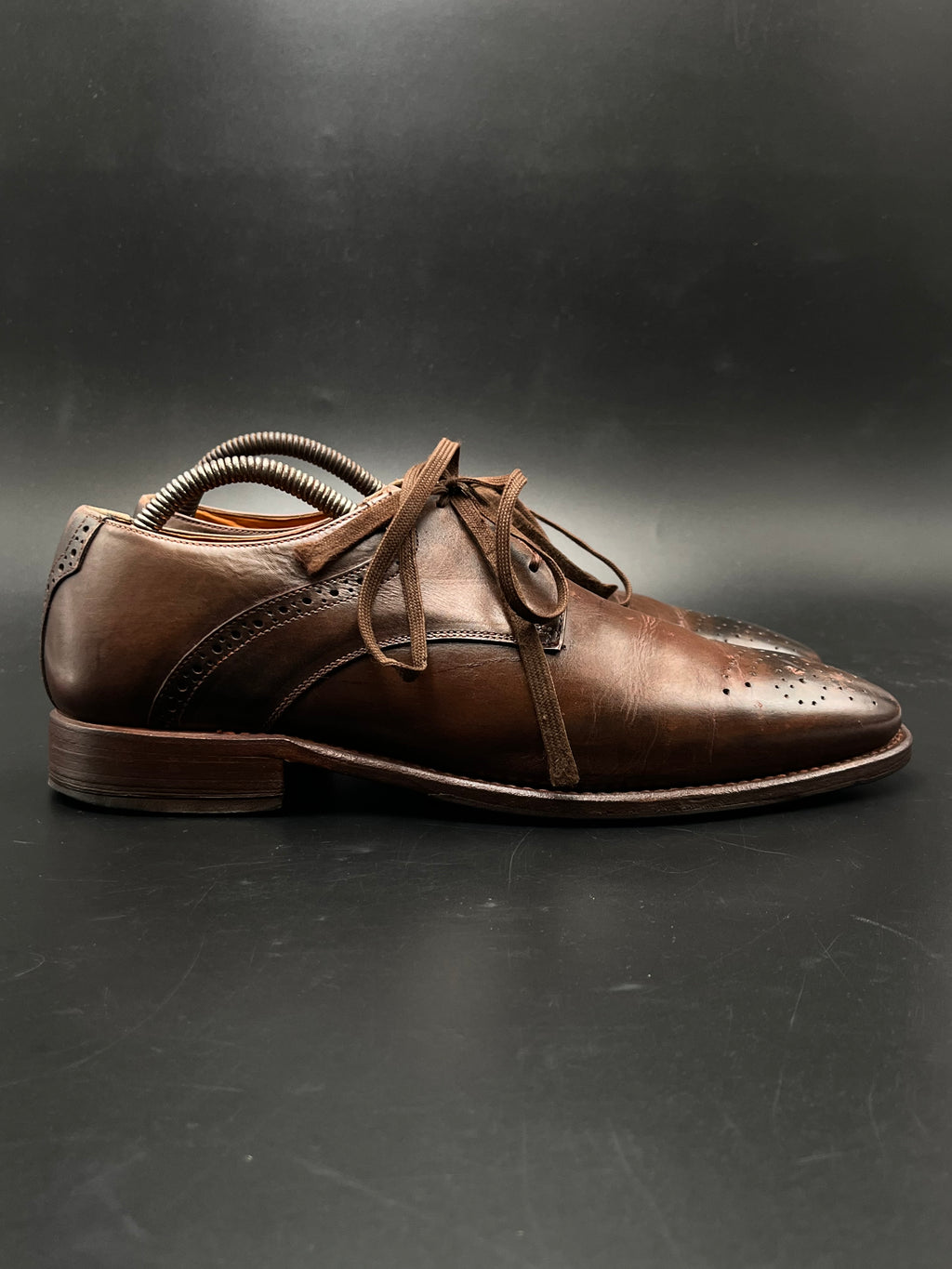 AMBIORIX BROWN LEATHER MEDALLION CAP TOE DERBY BROGUE OXFORDS SHOES
