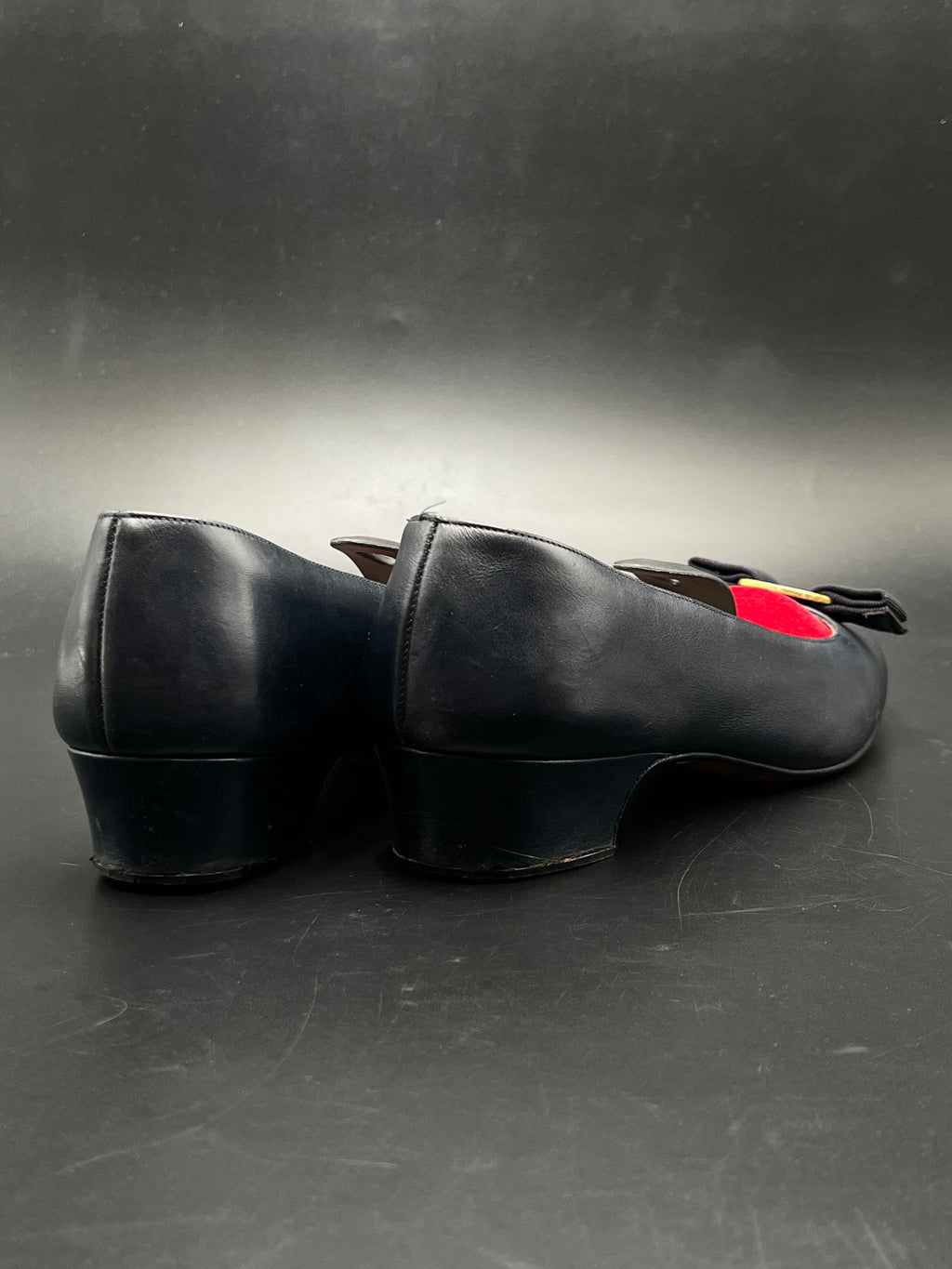 SALVATORE FERRAGAMO VARA BOW NAVY BLUE LEATHER LOW BLOCK HEELS