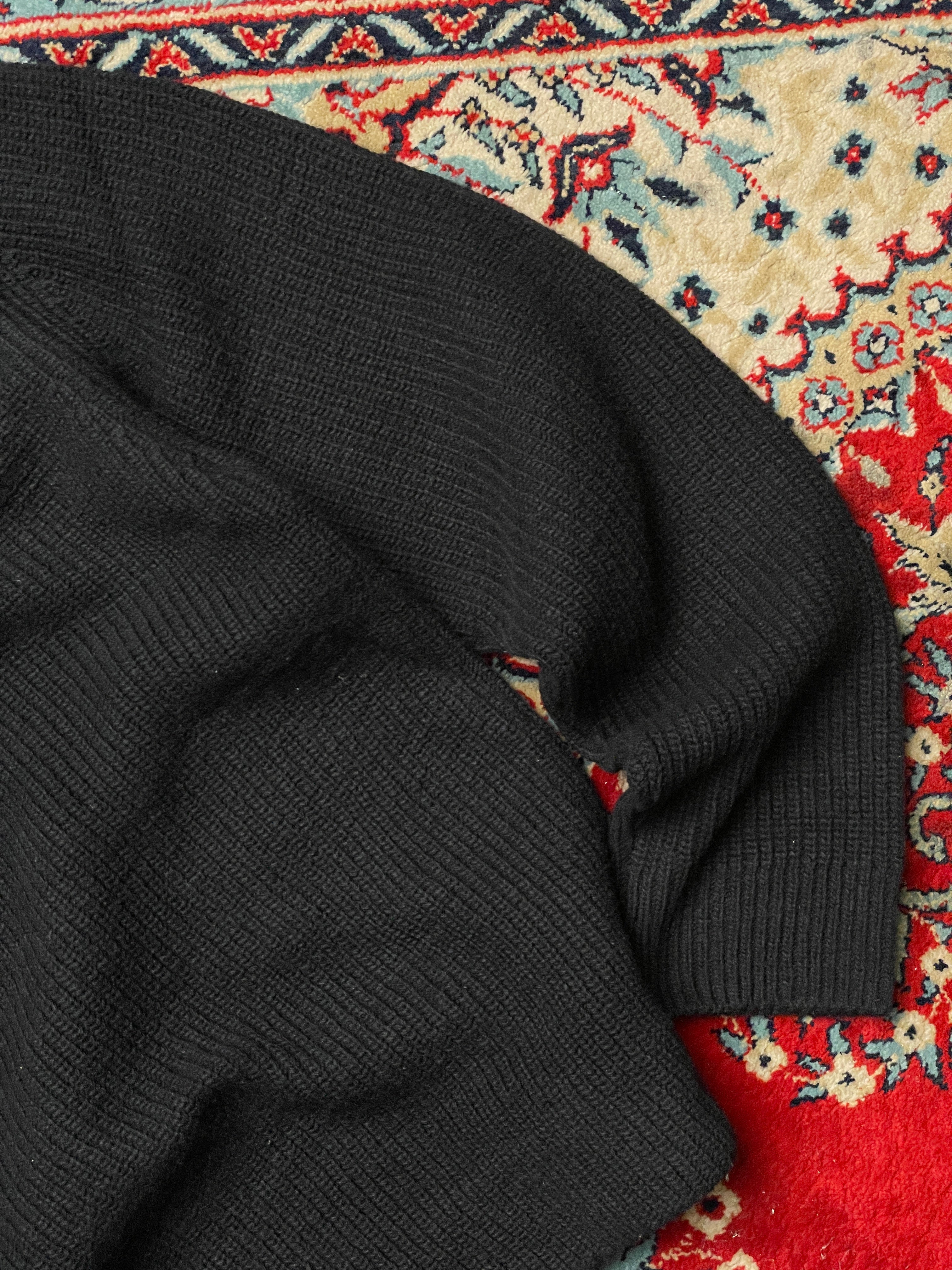 Logan KNITTED RELAXED FIT Sweater