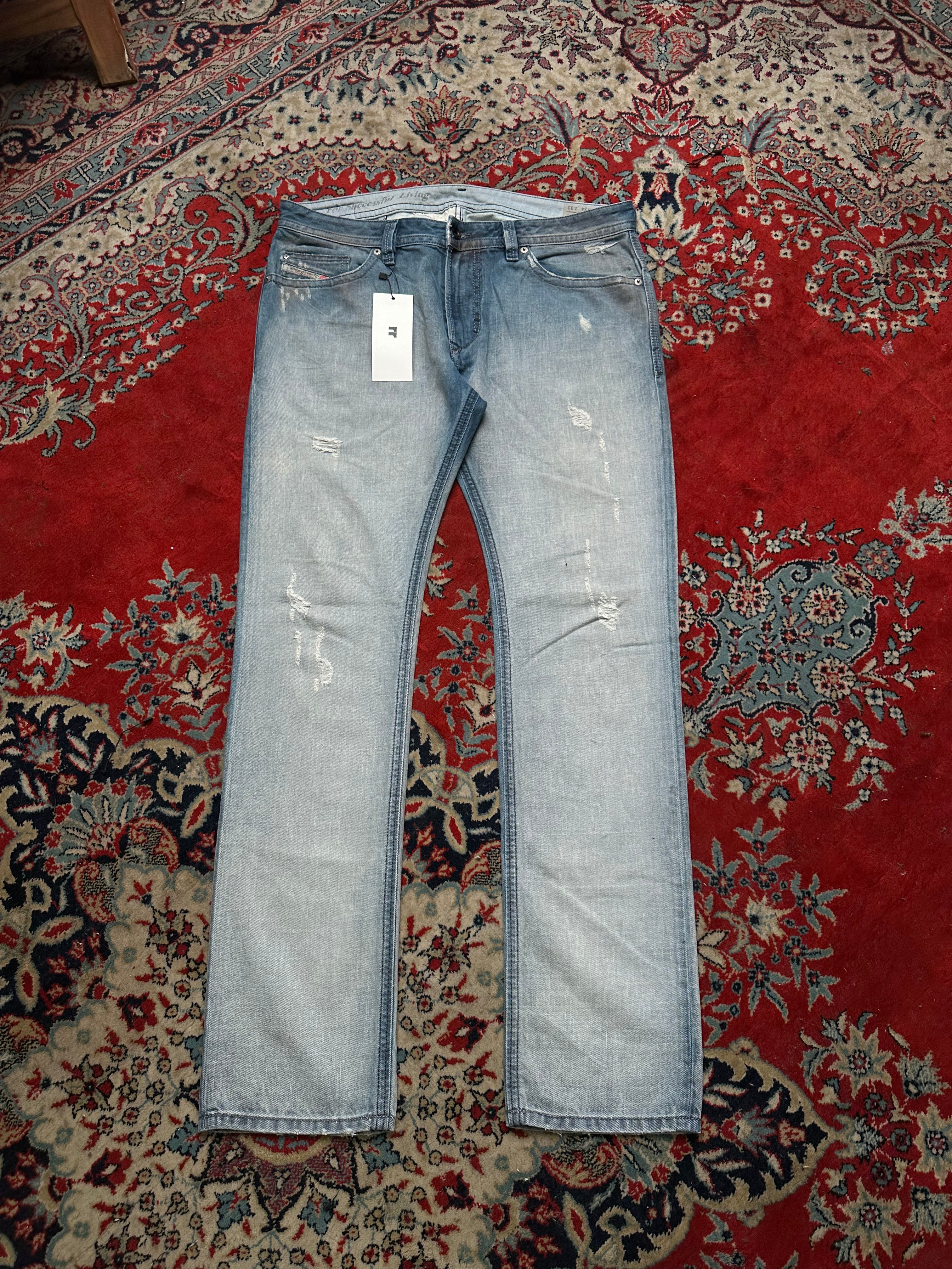 DIESEL THAVAR(SLIM FIT) LIGHT BLUE WASHED NON-STRETCH JEANS