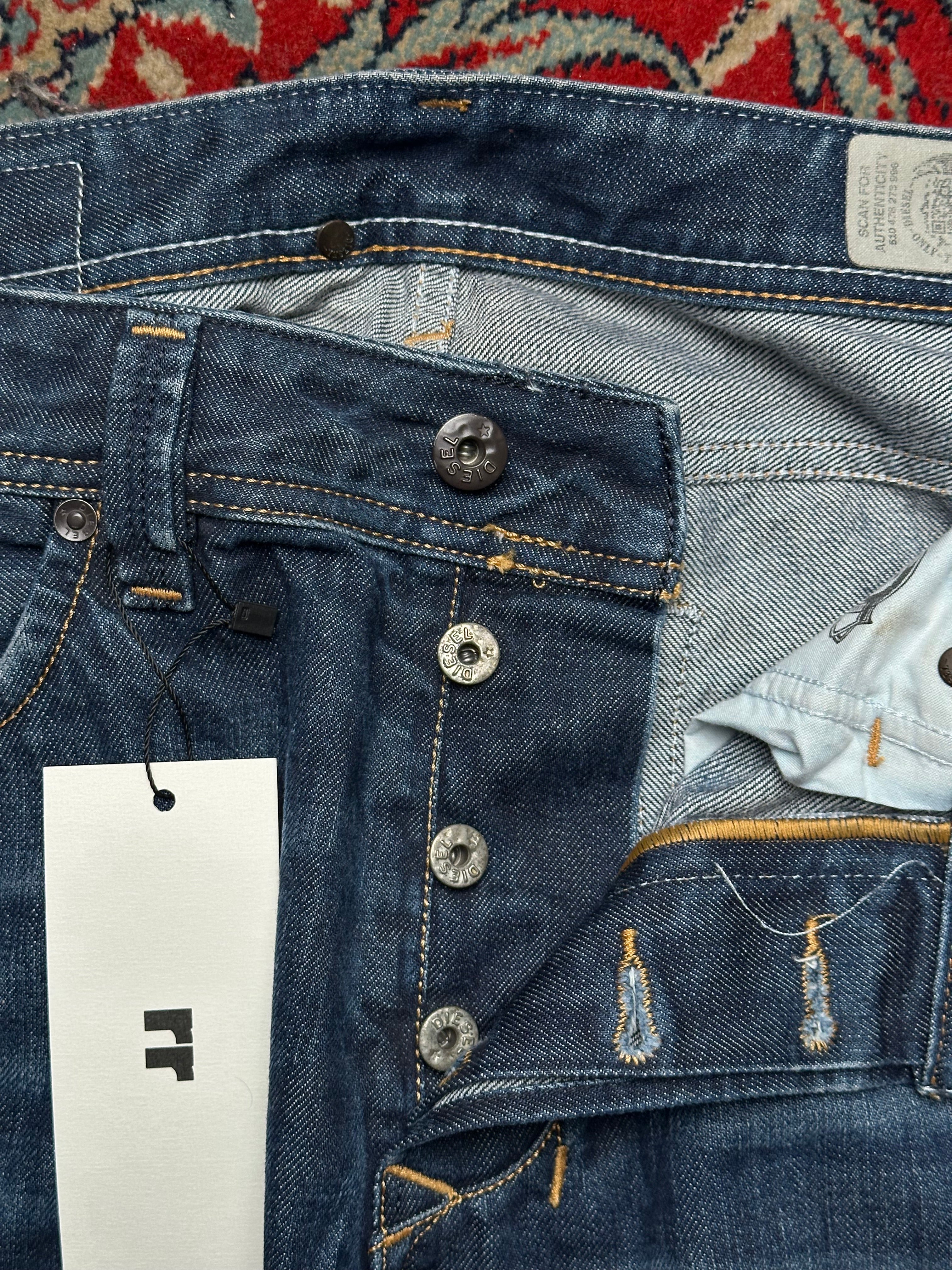 DIESEL LARKEE(STRAIGHT FIT) WASHED INDIGO NON-STRETCH DENIM PANTS