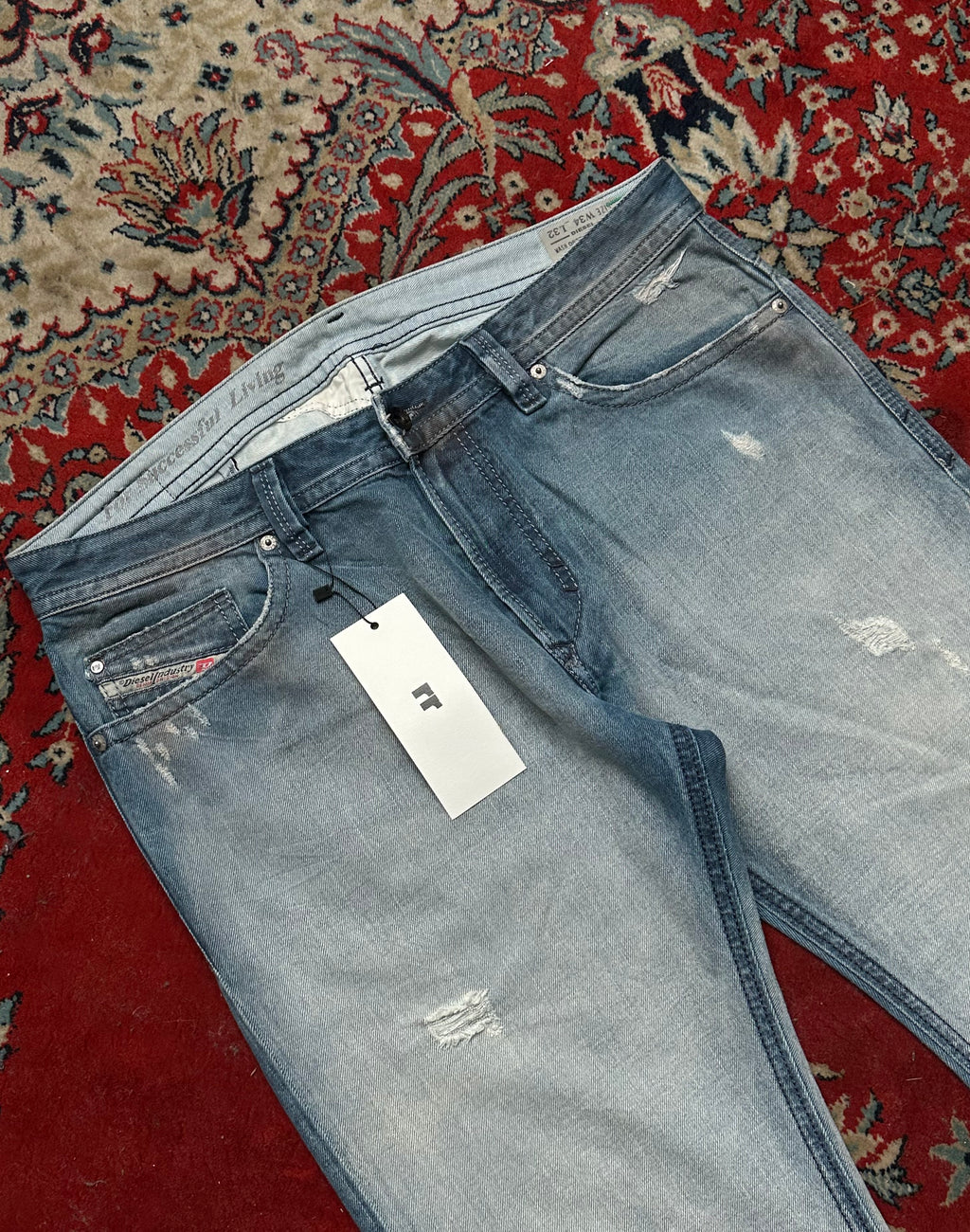 DIESEL THAVAR(SLIM FIT) LIGHT BLUE WASHED NON-STRETCH JEANS