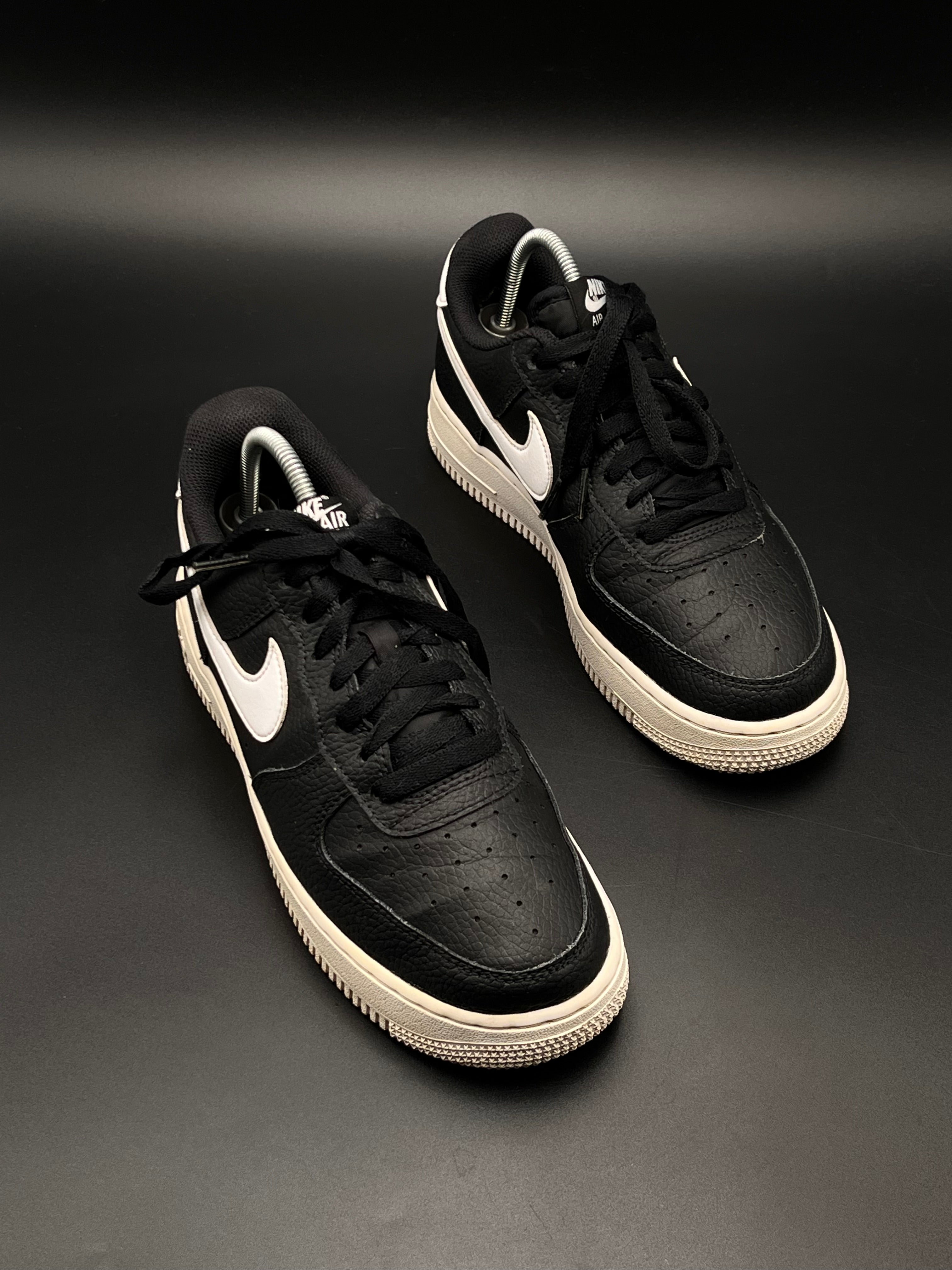 NIKE AIR FORCE 1 WHITE LOW PEBBLED