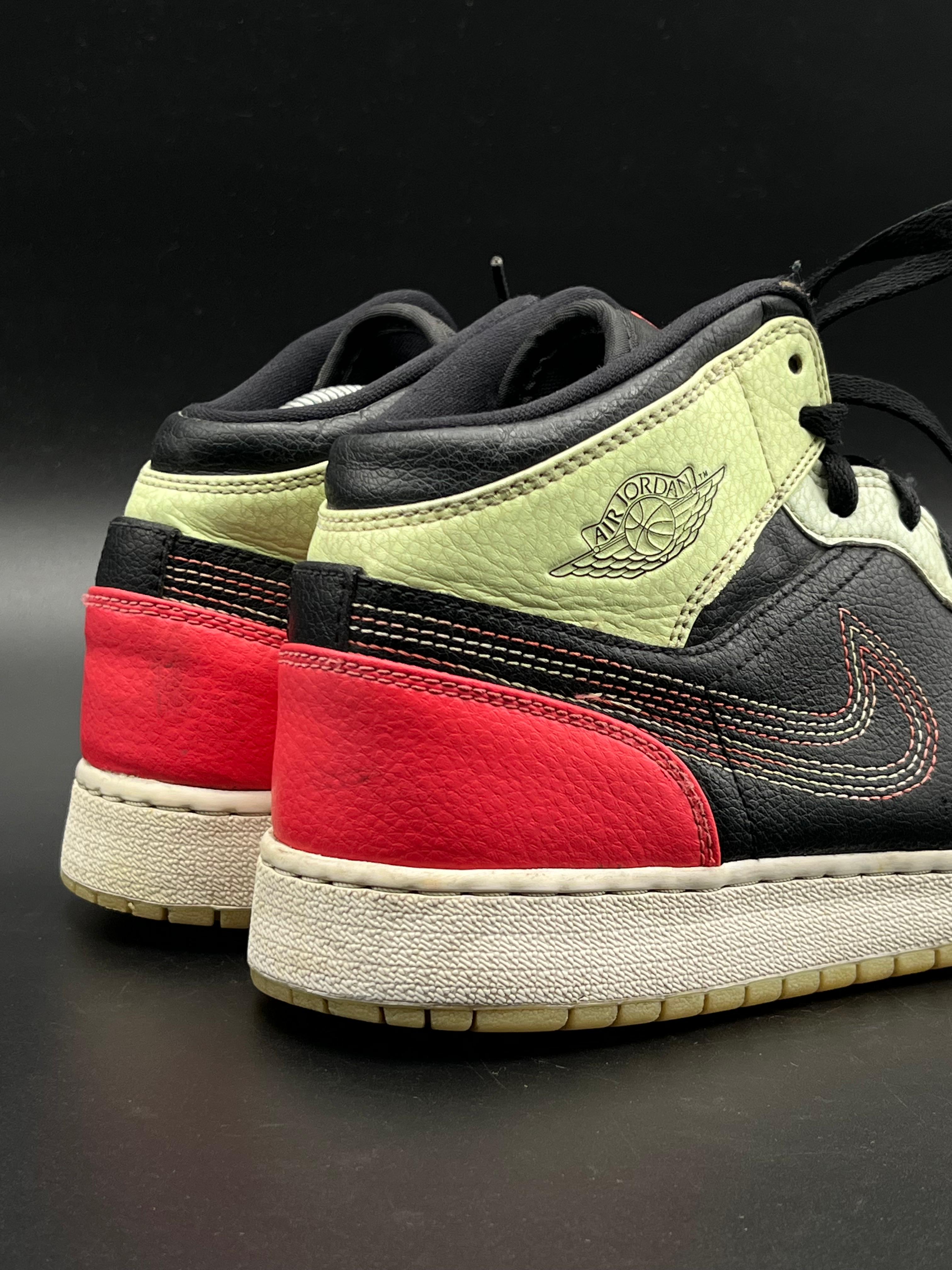 Nike Air Jordan 1 Mid SE Glow In The Dark - 40