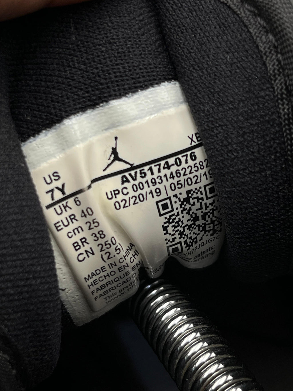 Nike Air Jordan 1 Mid SE Glow In The Dark - 40