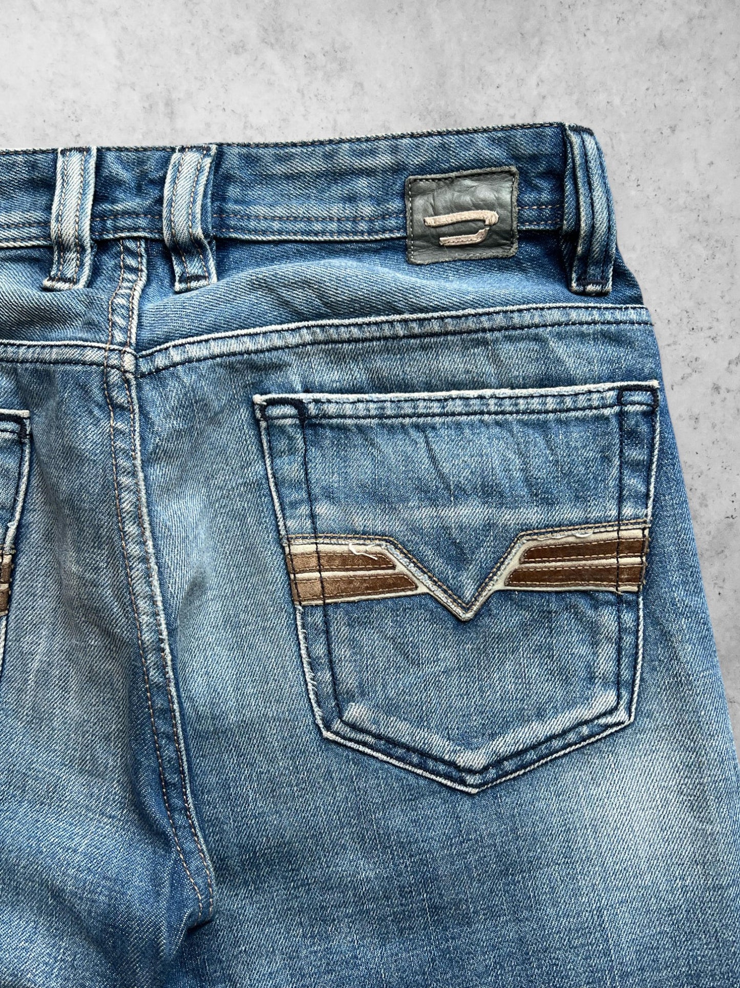 DIESEL VIKER STRAIGHT FIT DENIM PANTS