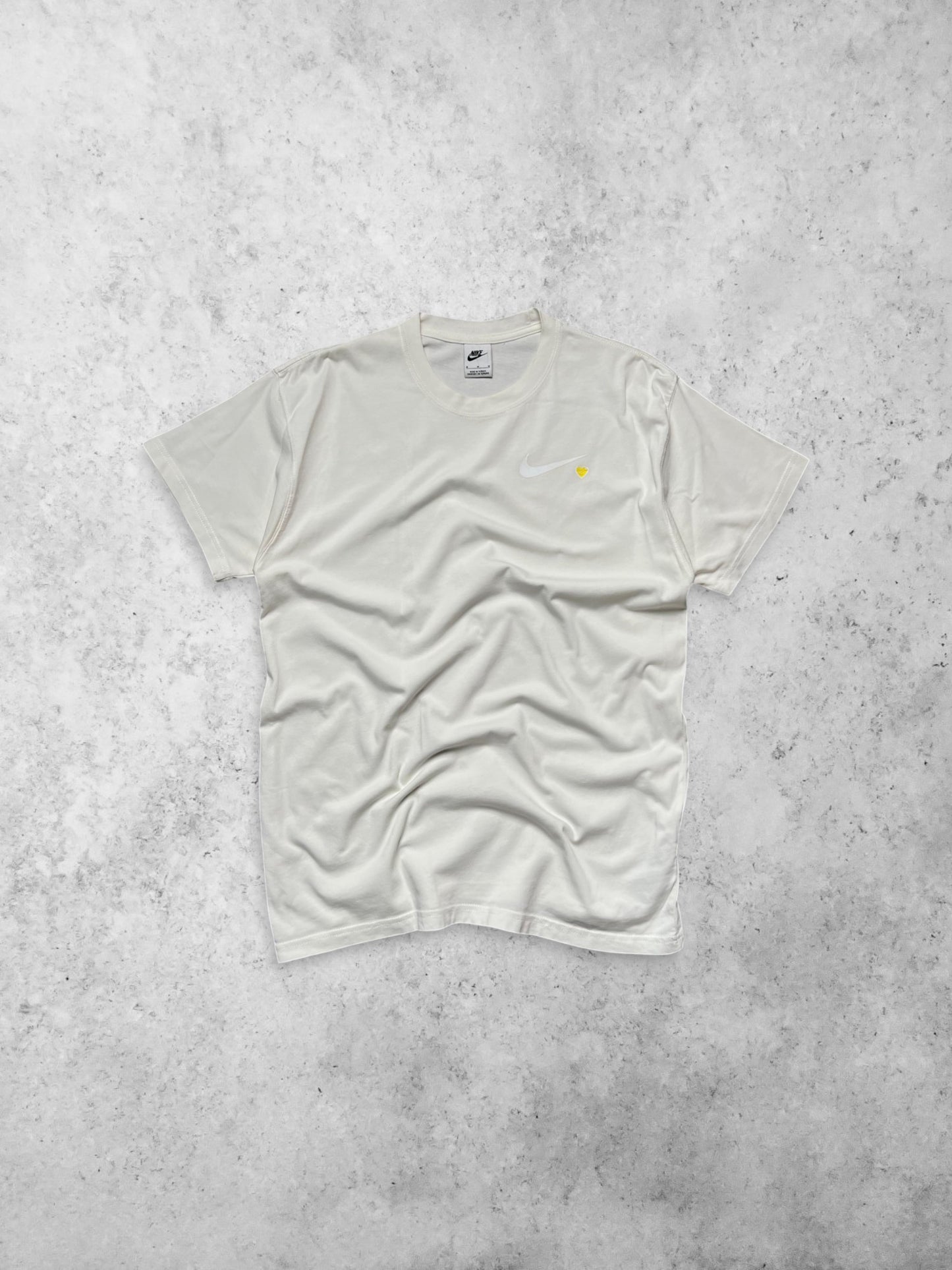 NIKE Graphic Logo Tee