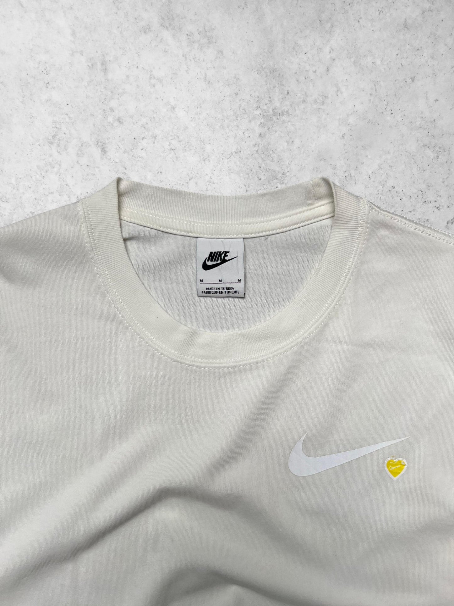 NIKE Graphic Logo Tee