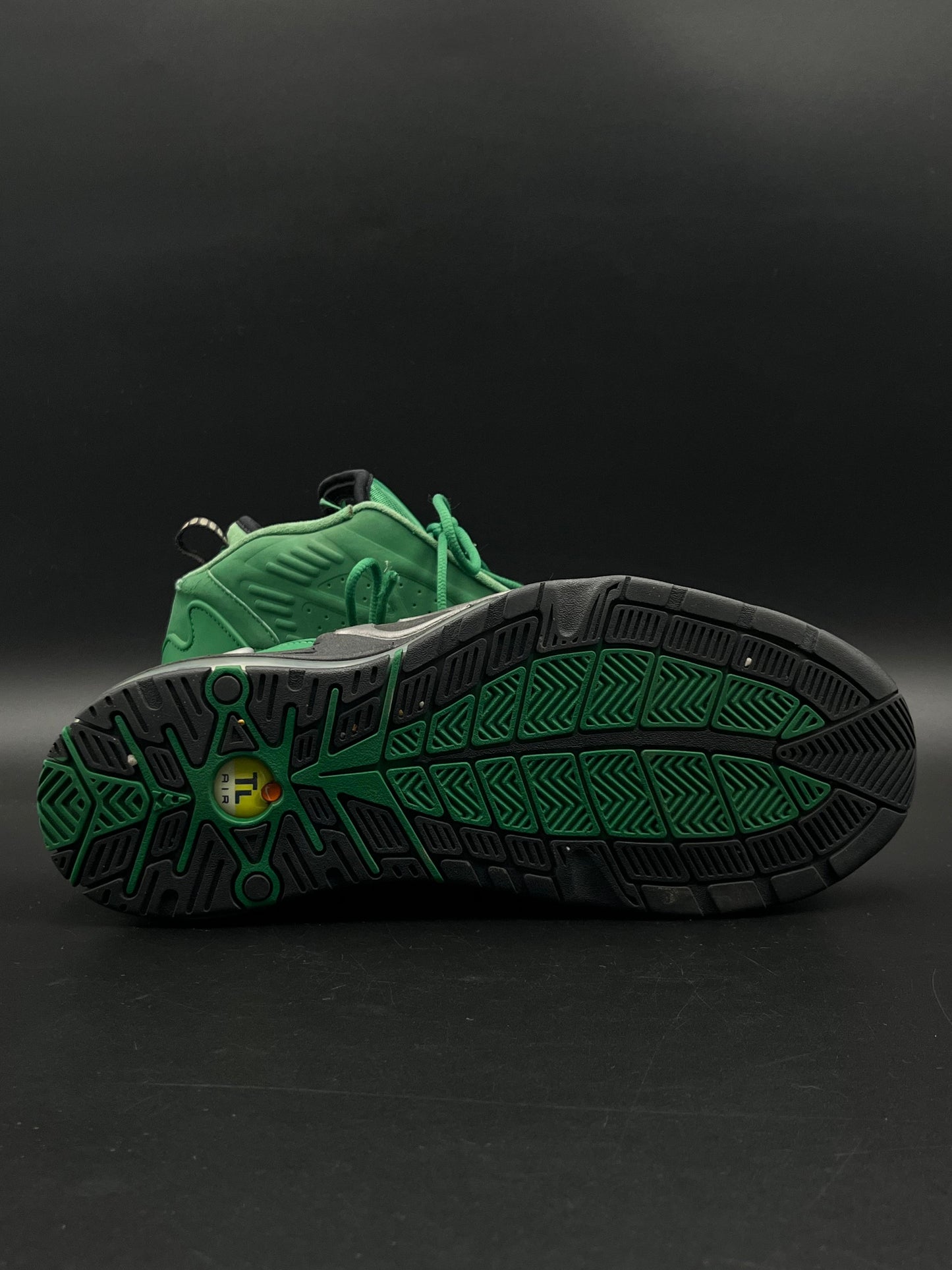 NIKE AIRMAX PILLAR PINE GREEN