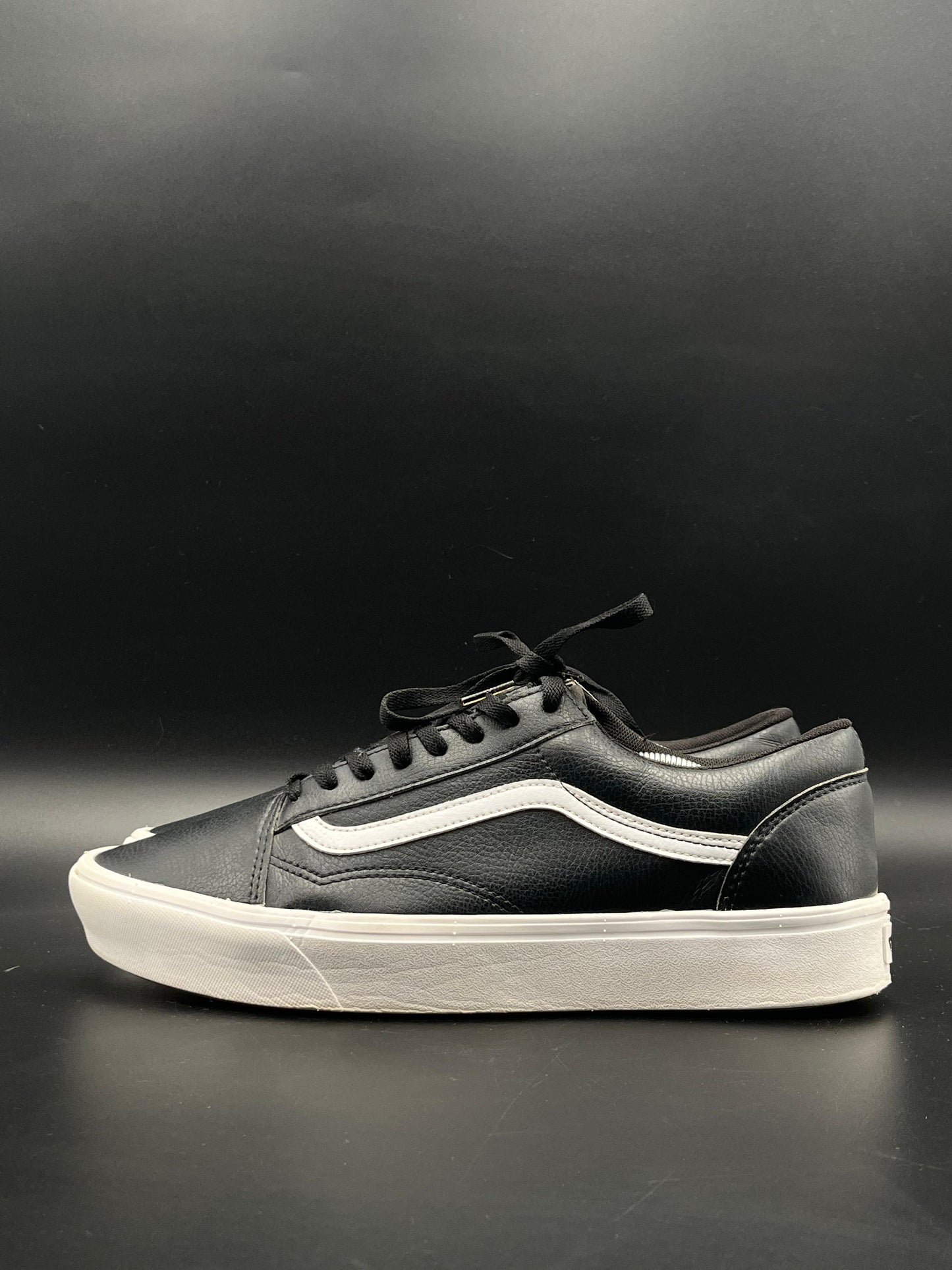 VANS OLD SKOOL LEATHER BLACK/WHITE