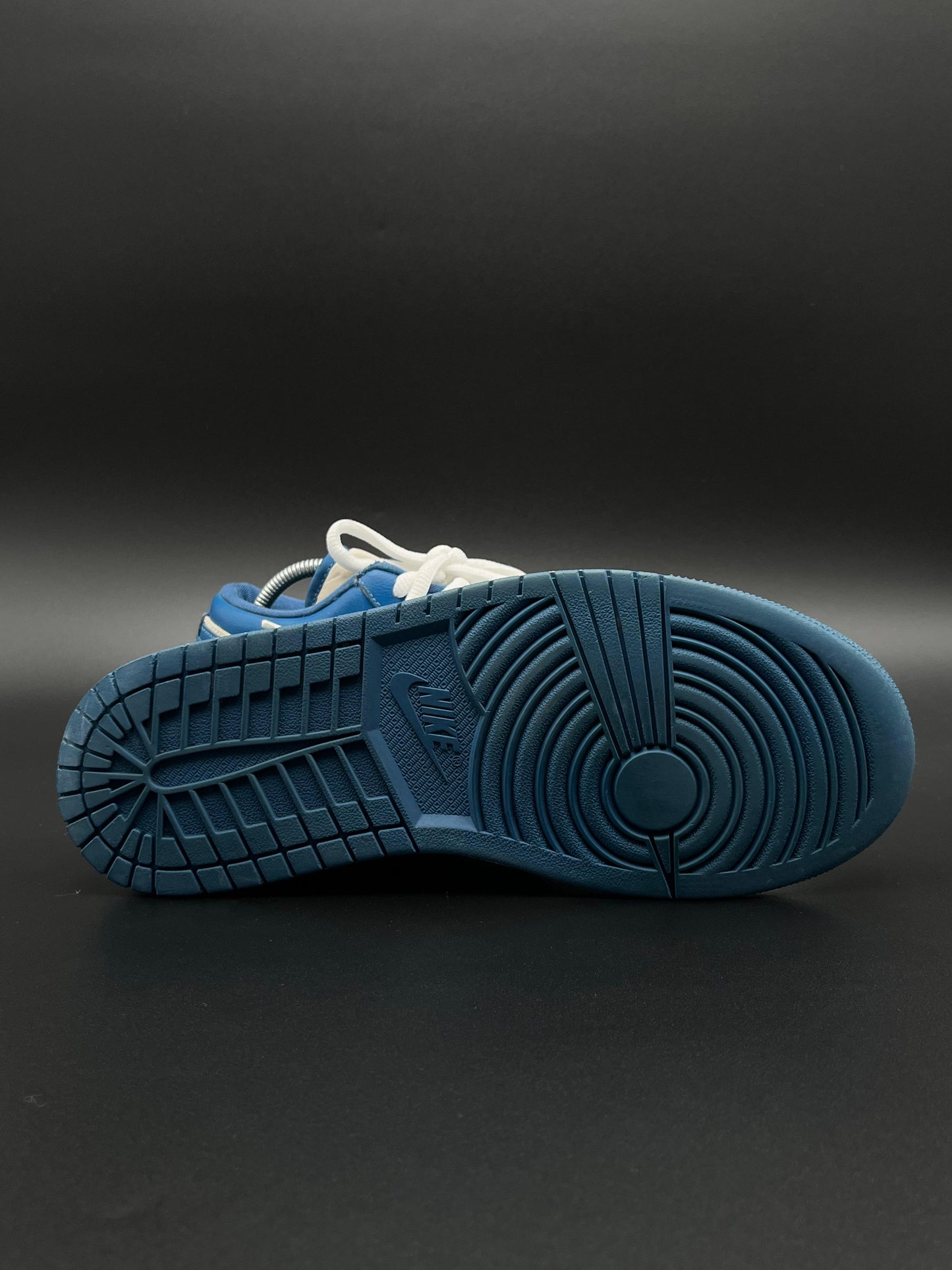 AIR JORDANS LOW MARINE BLUE
